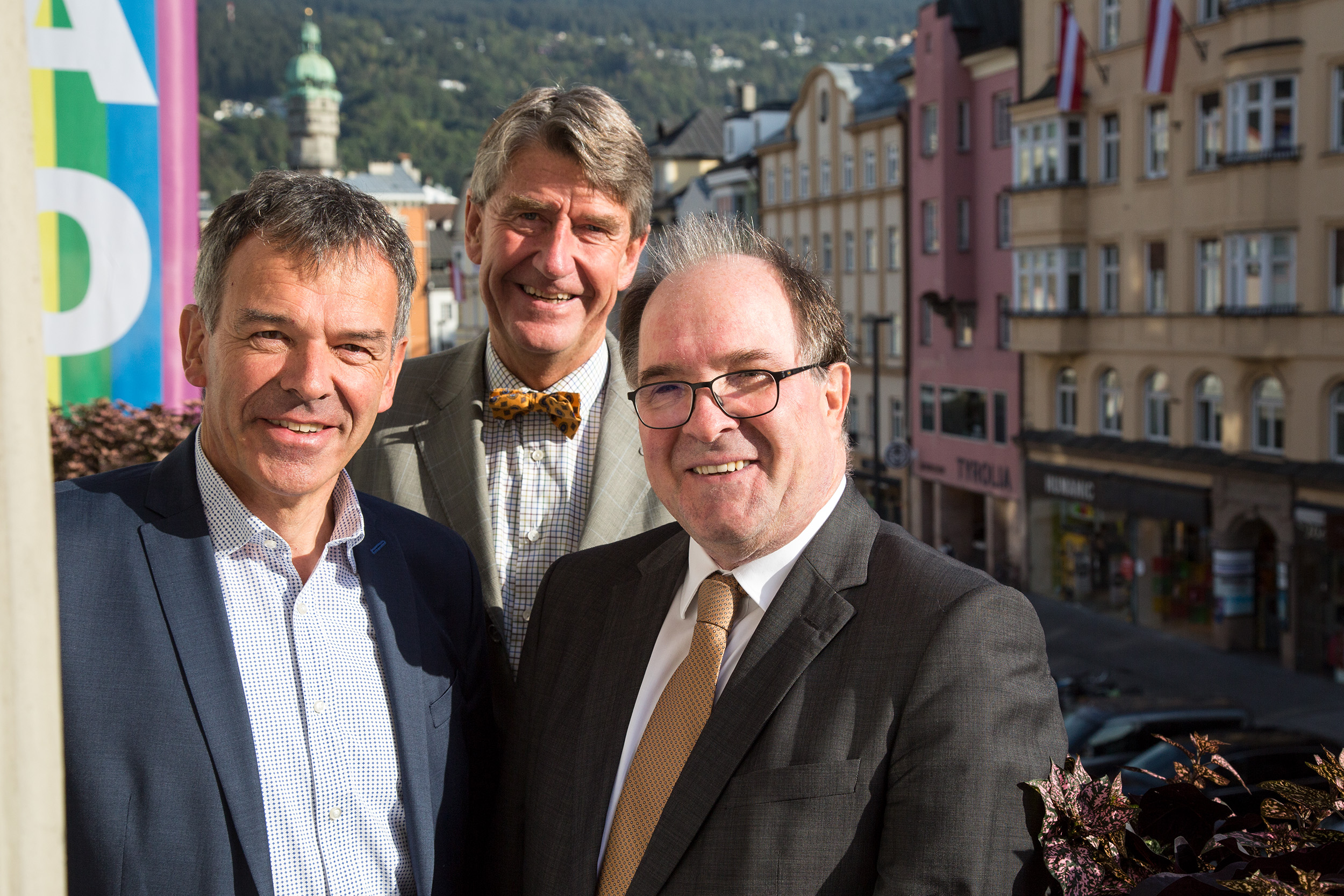Ein reger Austausch fand beim Antrittsbesuch vom Schweizer Botschafter, Walter Haffner, dem Honorarkonsul Christoph Martin Achammer und Innsbrucks Bürgermeister Georg Willi statt.