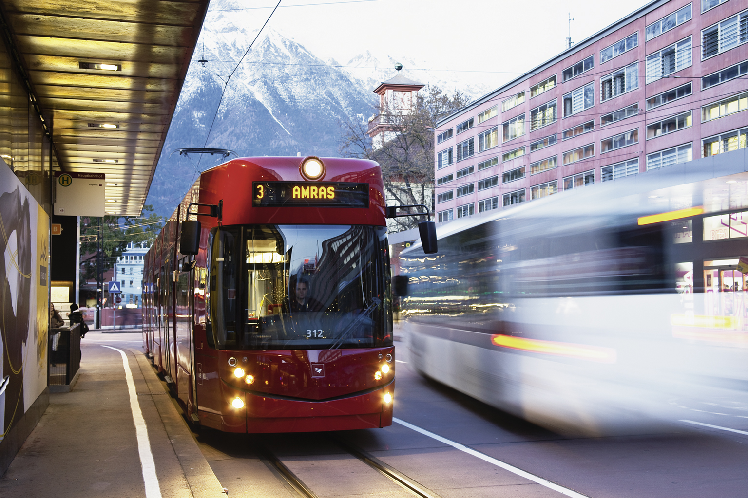 Das öffentliche Verkehrsnetz ist in Innsbruck gut ausgebaut.