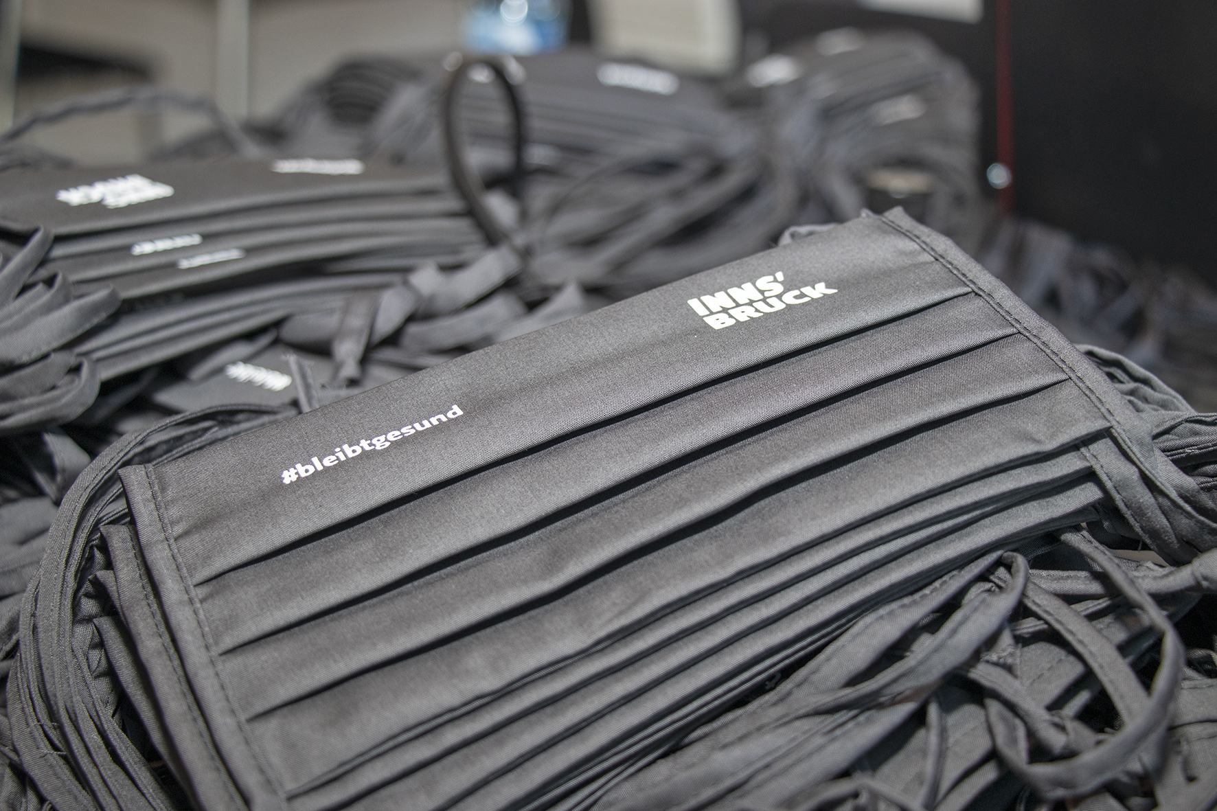 #bleibtgesund – Die MitarbeiterInnen im Stadtmagistrat erhalten je zwei Schutzmasken zum Wechseln.