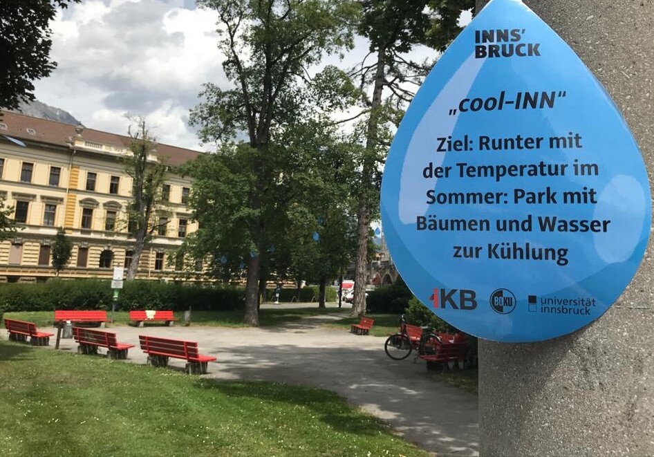 Runter mit der Temperatur im Sommer: Wasser und Bäume sollen den Platz kühlen.