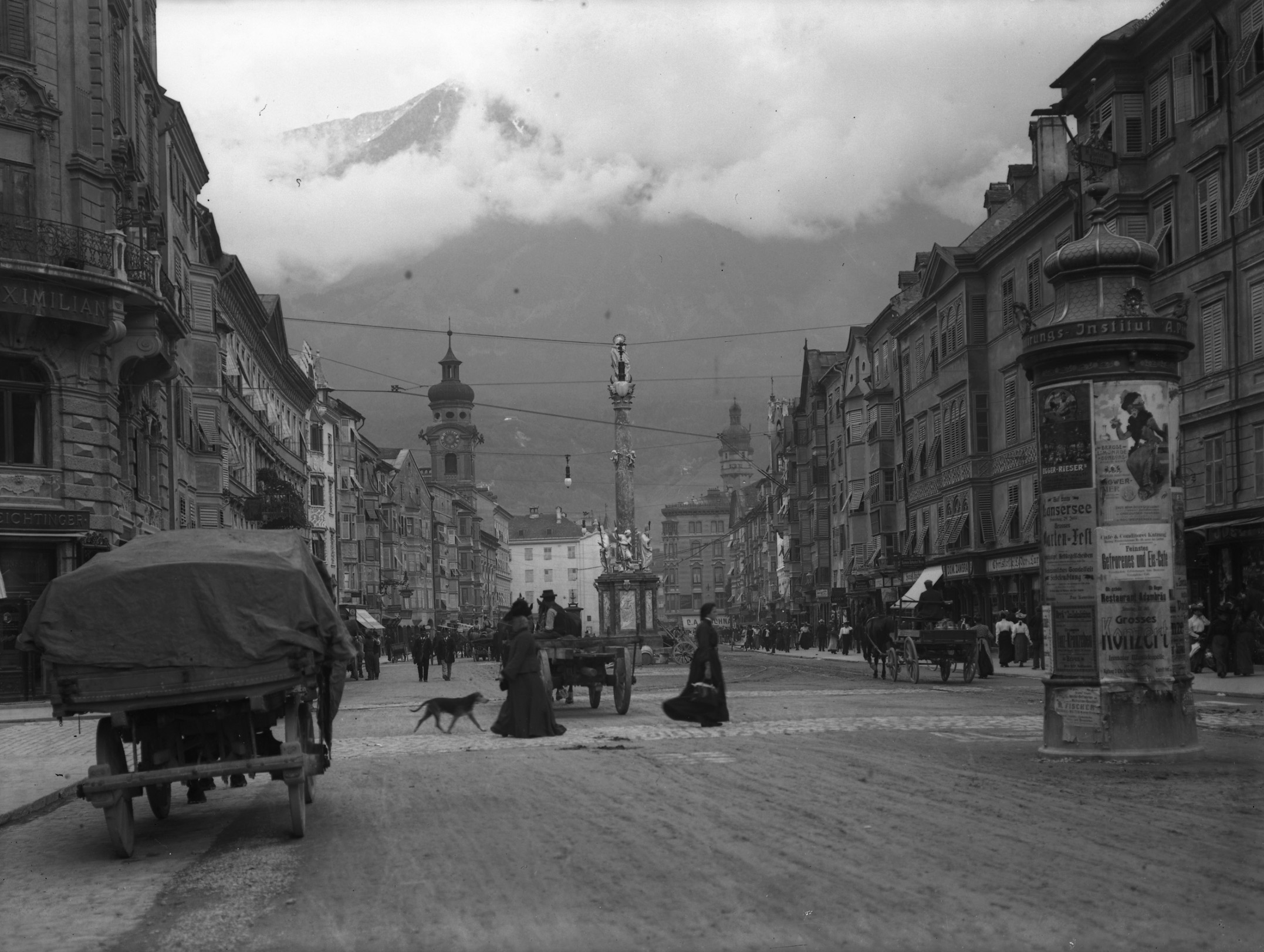 Ansicht der Maria-Theresien-Straße Richtung Norden. Foto, zwischen 1910 und 1920