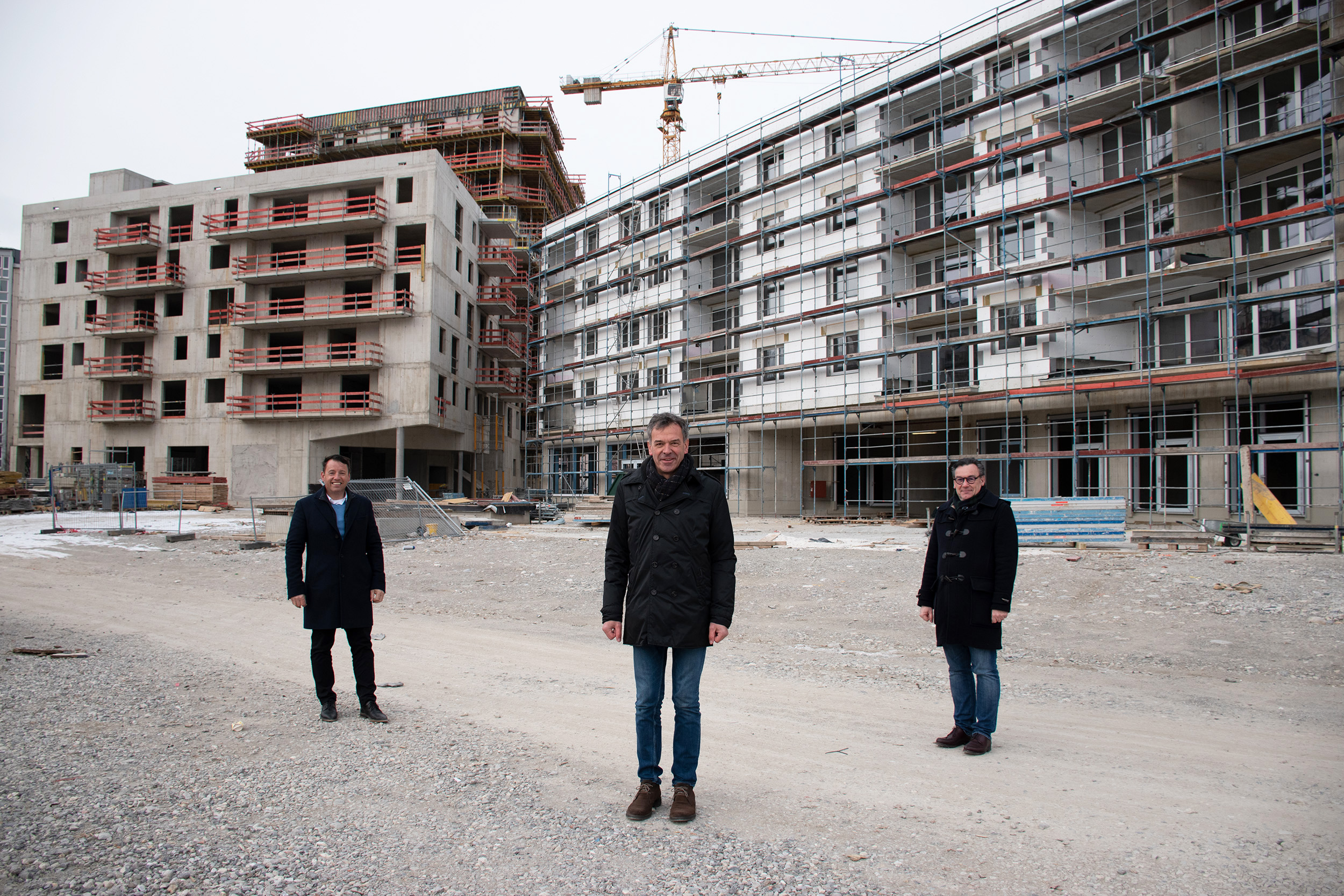 Bürgermeister Georg Willi, IIG-Geschäftsführer Franz Danler (links) und NHT-Chef Markus Pollo sind beeindruckt vom Baufortschritt am Campagne-Areal.