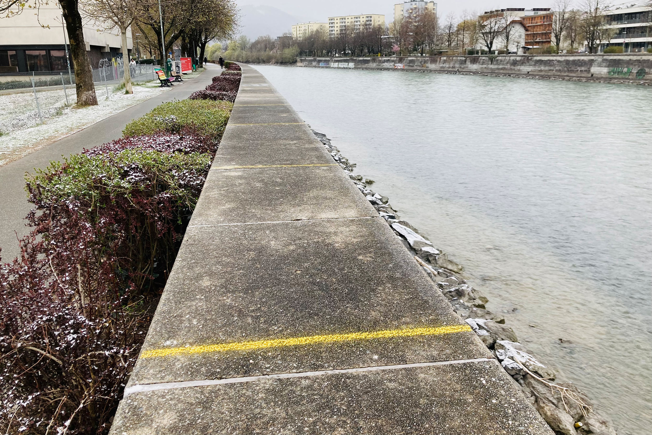 Die Markierungen sollen dabei helfen, die Abstände einzuhalten.