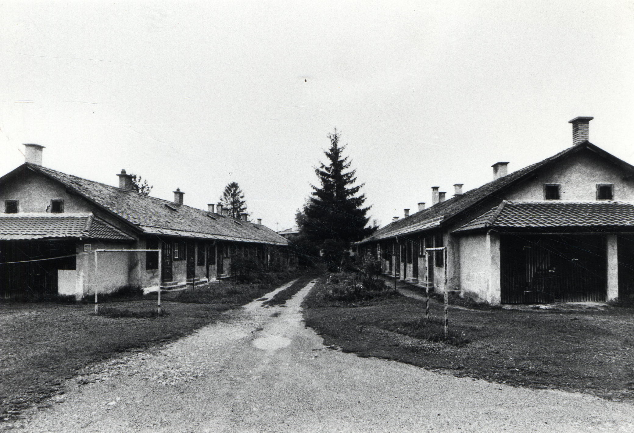 Pradler Baracken in der Amthorstraße (1988).