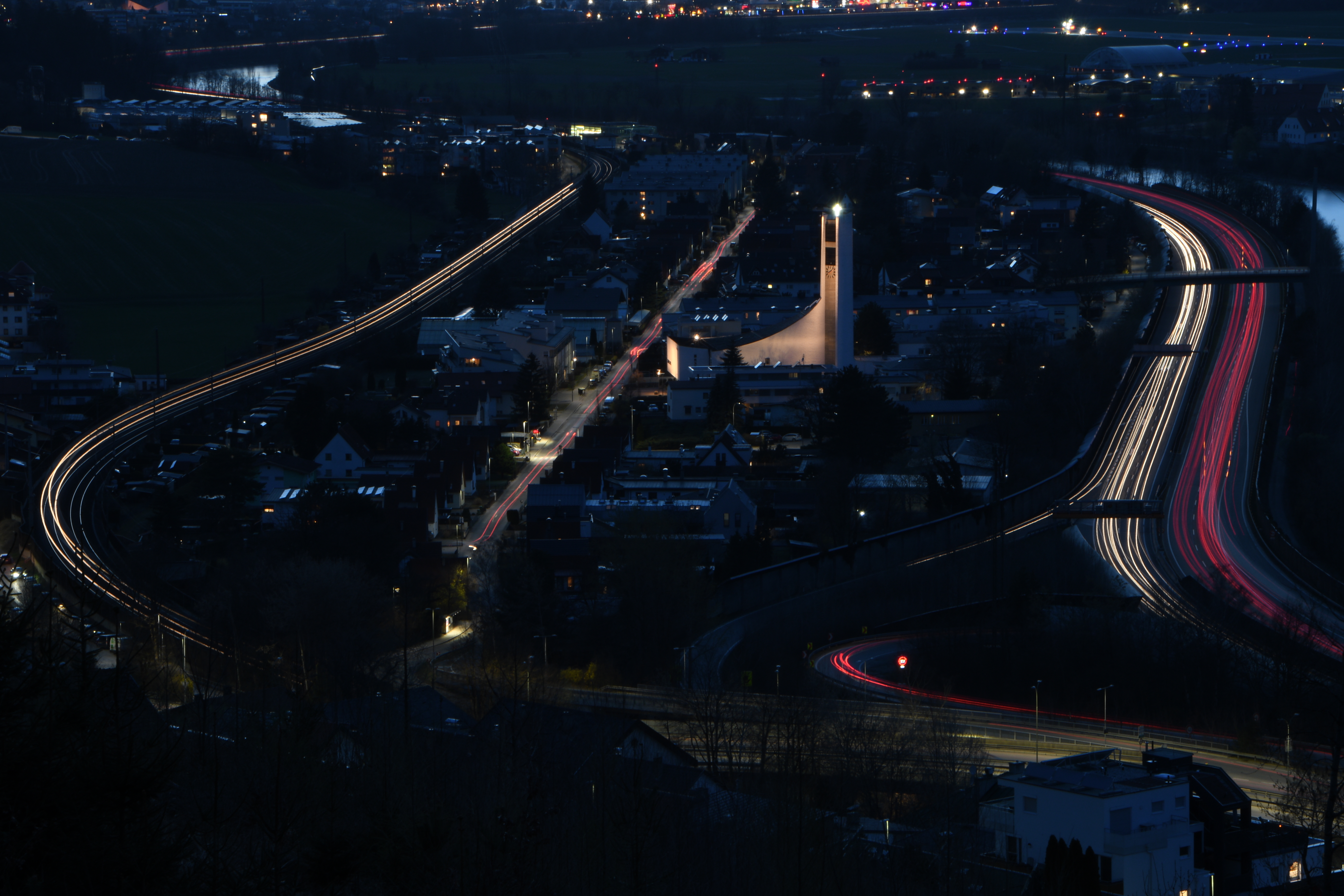 Der Stadtteil Sieglanger bei Nacht ist ein tolles Motiv.