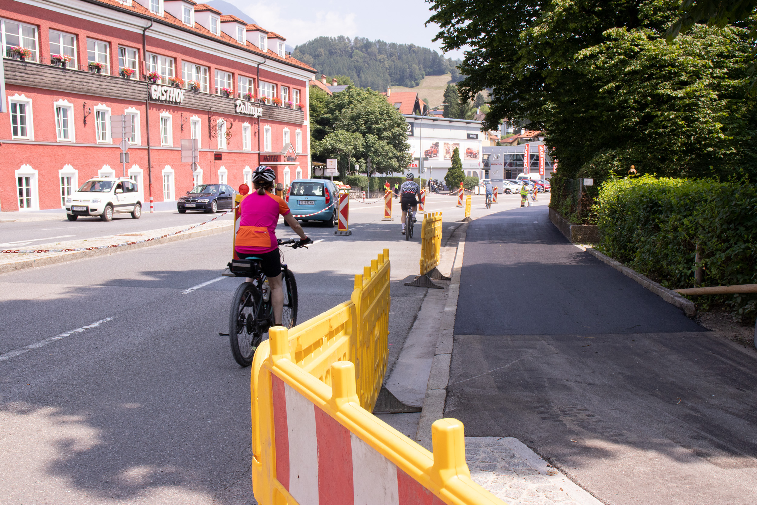 Während den Sanierungsarbeiten stand FahrradfahrerInnen und FußgängerInnen ein ganzer Fahrradstreifen als Ausweichroute zur Verfügung.