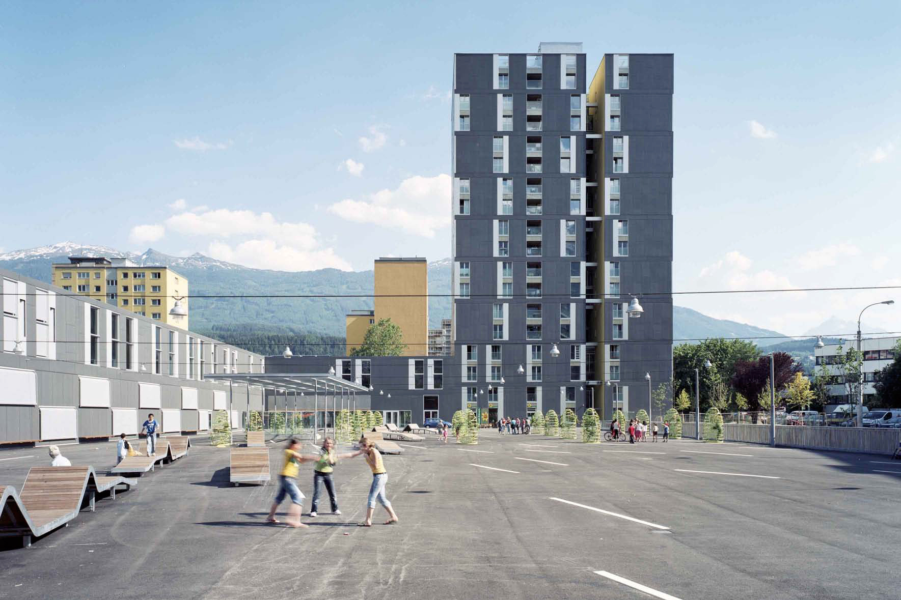 Noch bis Anfang September können BürgerInnen Anregungen zur Platzkühlung des DDr.-Alois-Lugger-Platzes im O-Dorf liefern.