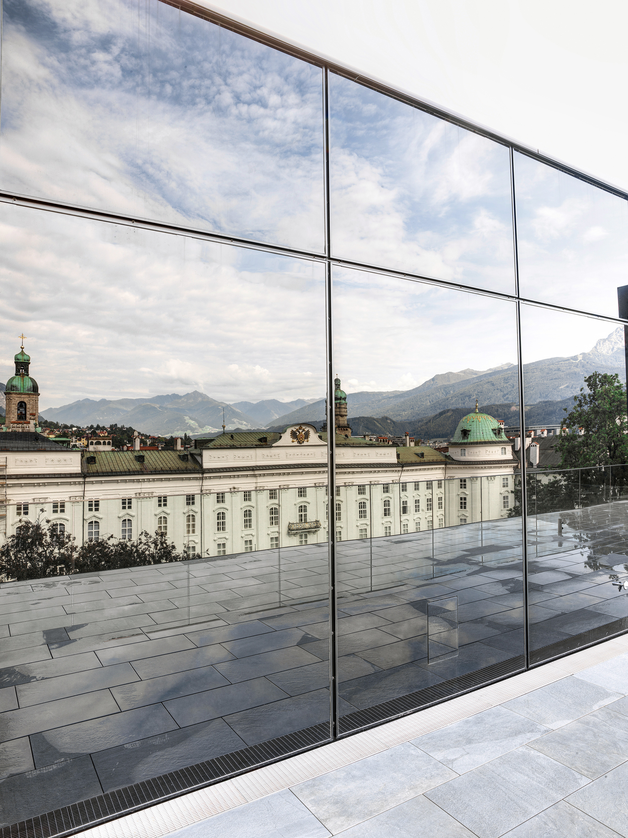 Die Symbiose aus Alt und Neu zeigt sich auch im Haus der Musik gegenüber der Kaiserlichen Hofburg.