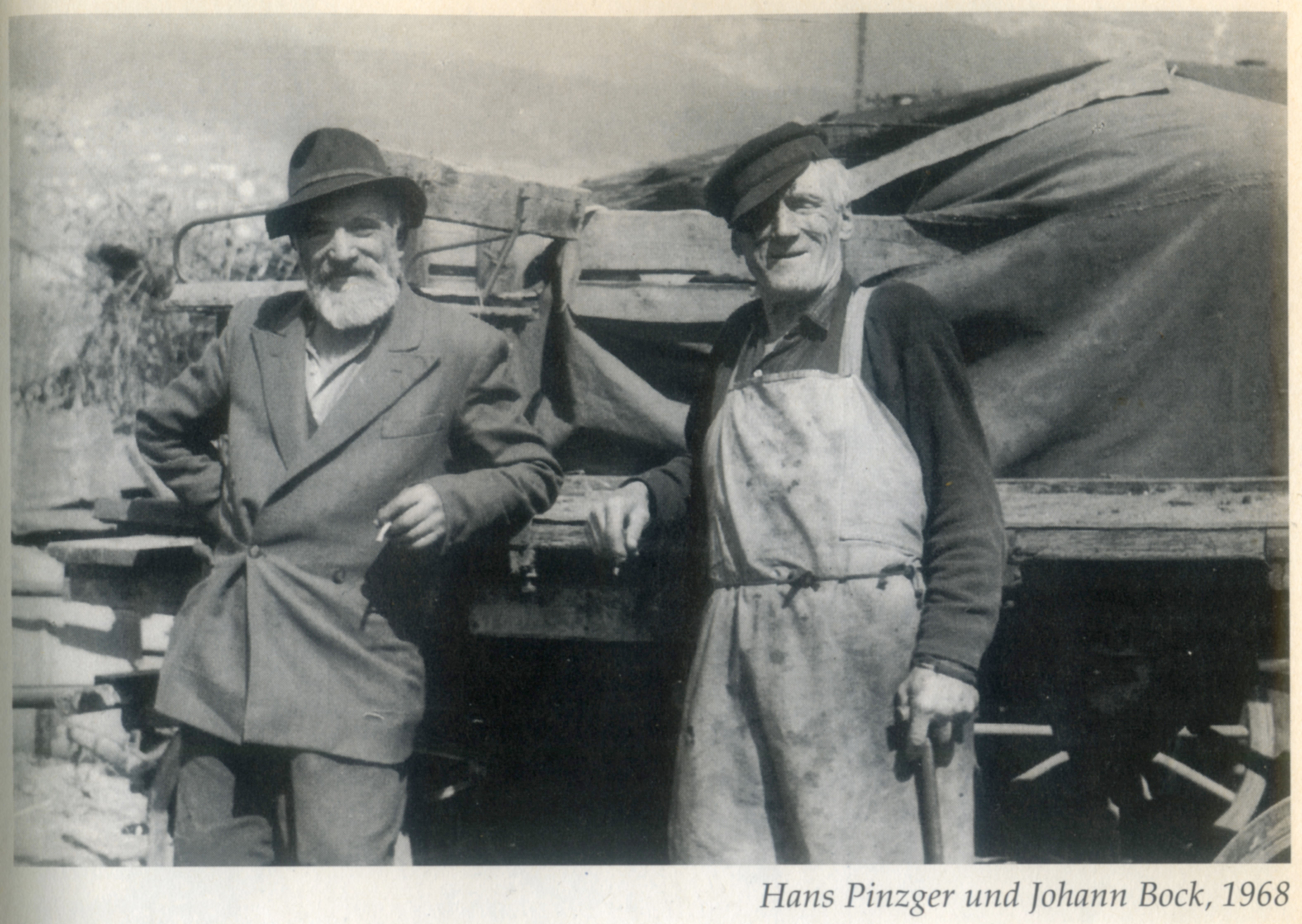 Der durchsetzungsstarke Johann Bock (r.) galt als inoffizieller Bürgermeister der Siedlung.