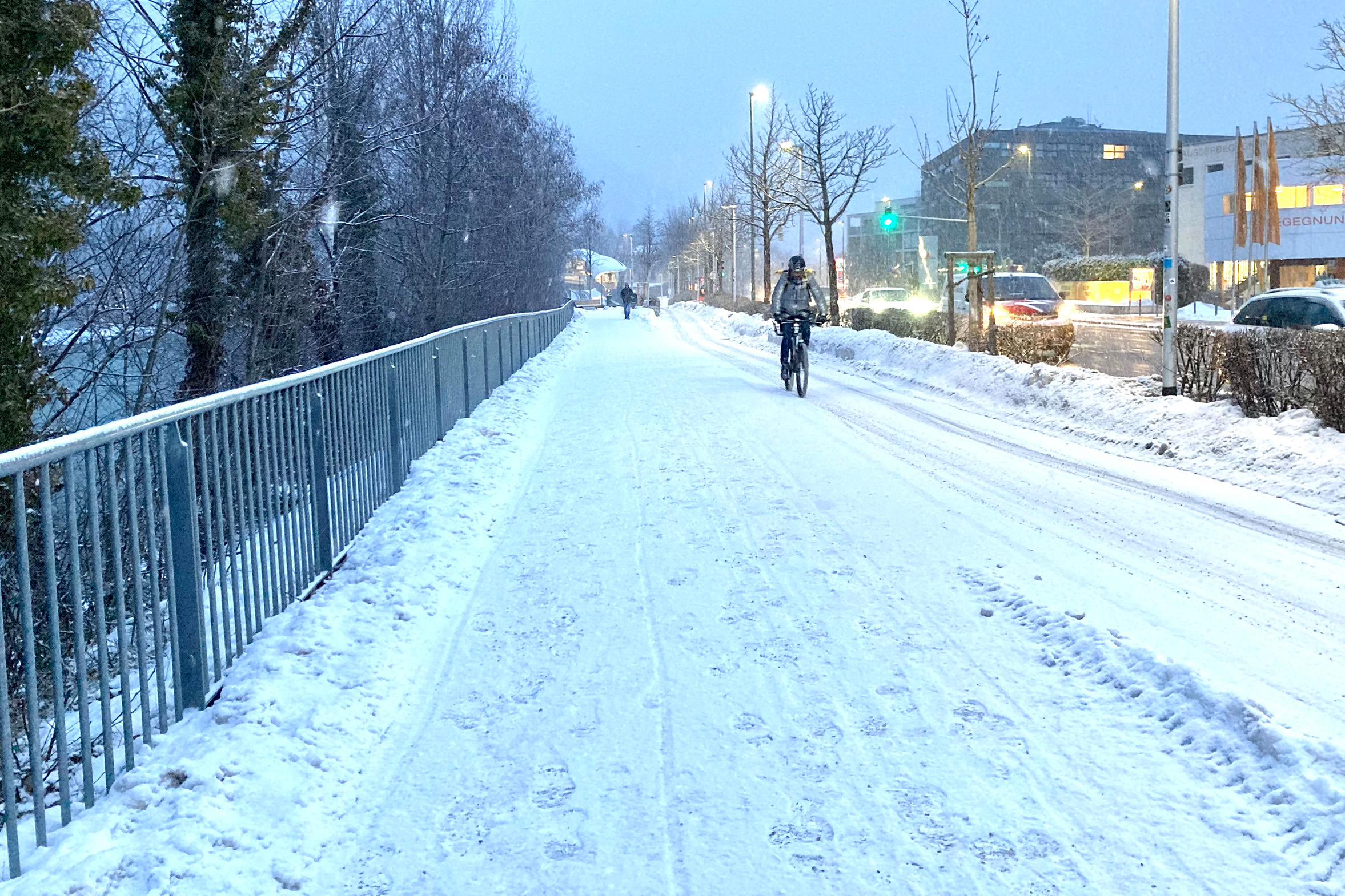 Der Radweg an der Innpromenade wird auch im Winter viel befahren.