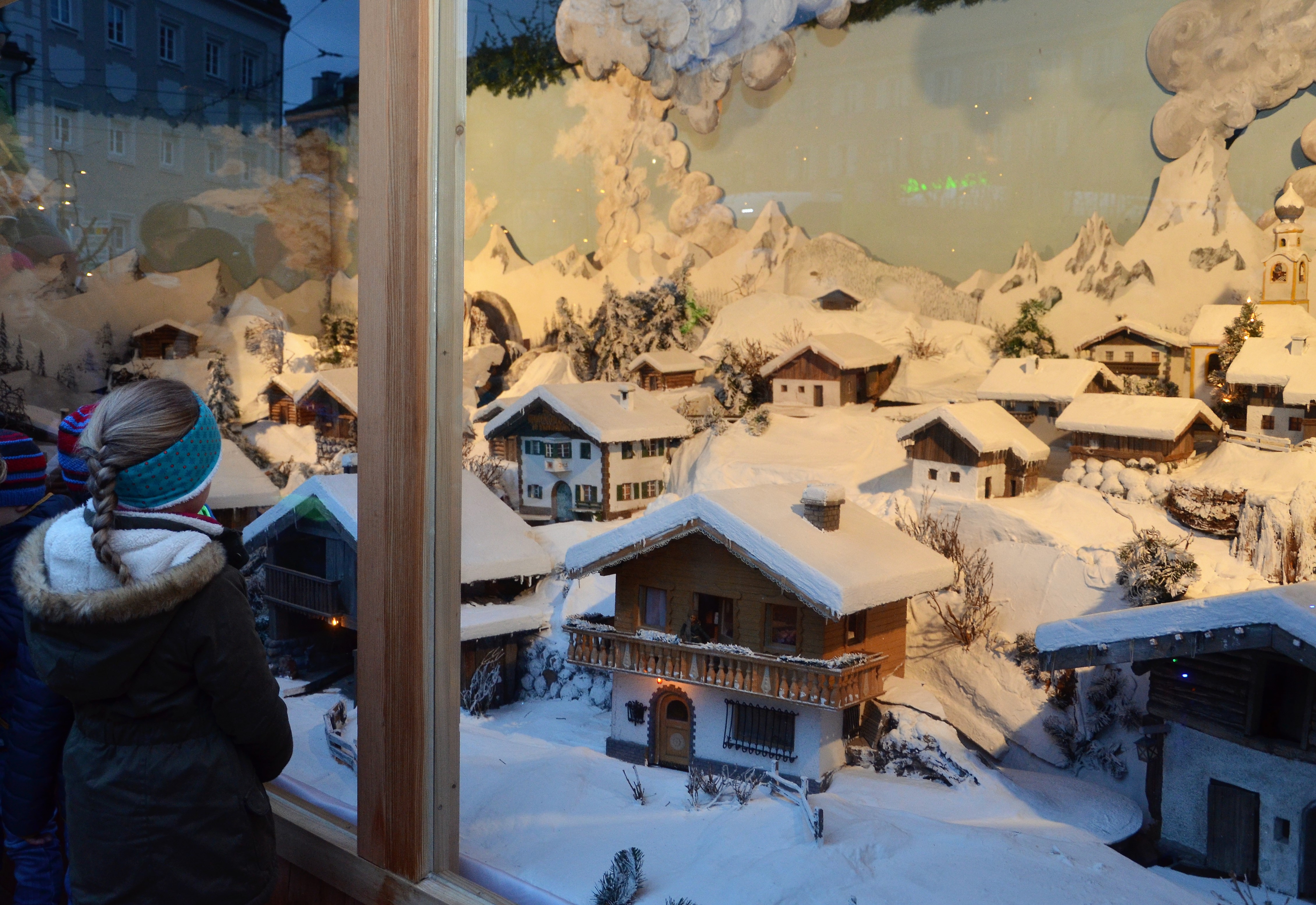 Eine Attraktion für die ganze Familie: Von 27. November bis 6. Jänner 2023 sorgt die Jaufenthaler-Krippe am Marktplatz täglich für ein stimmungsvolles Erlebnis.