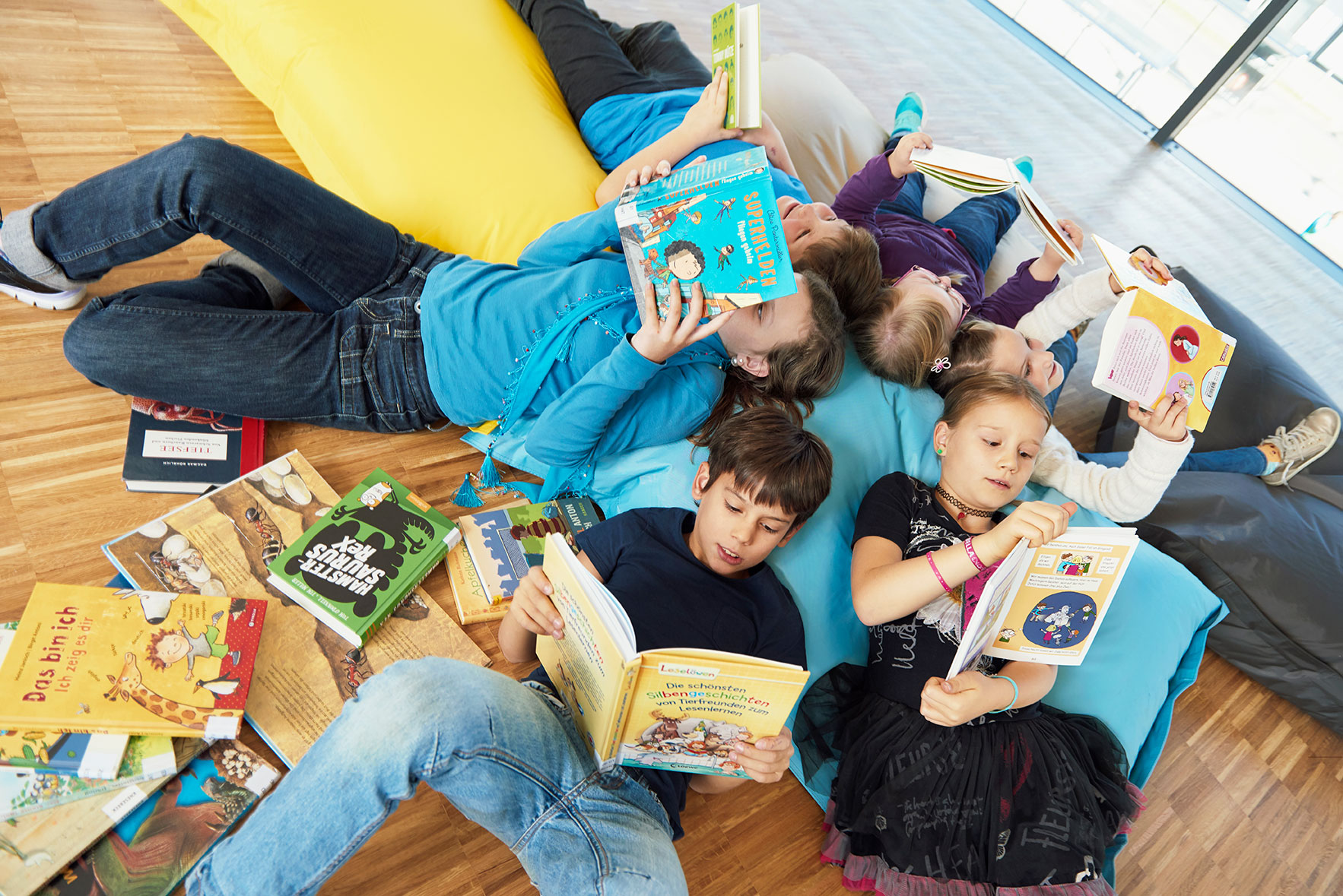 Die Stadtbibliothek startet mit neuen Tarifen ins neue Jahr: Kinder und Jugendliche leihen und lesen ab sofort kostenlos.
