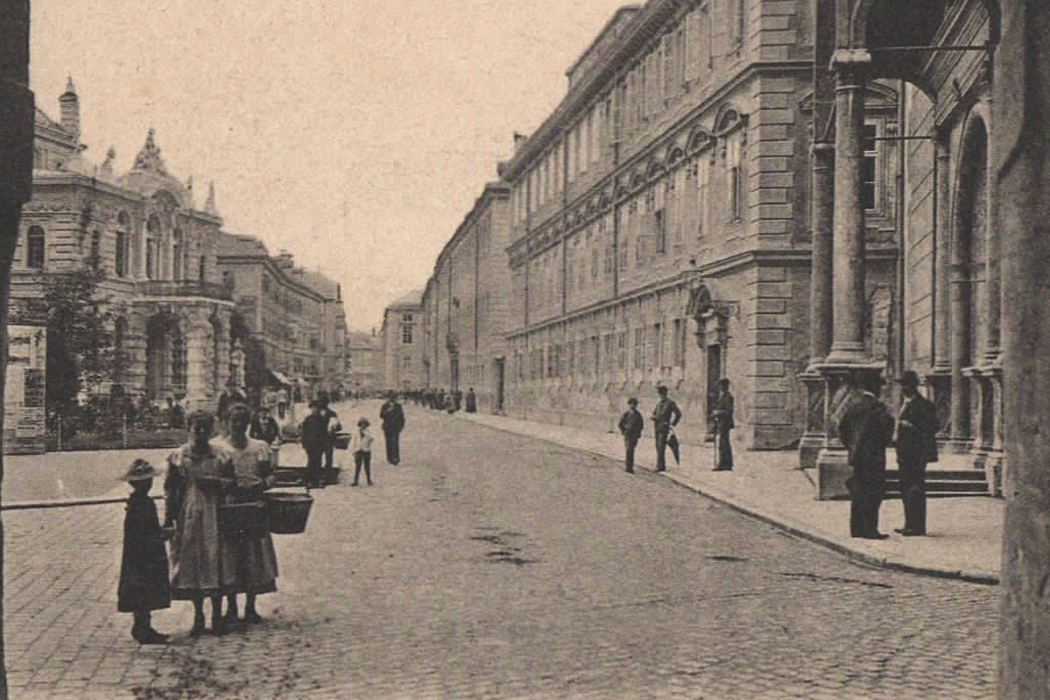 Ein Stadtspaziergang nimmt Innsbruck als Studierendenstadt unter die Lupe (im Bild die Universitätsstraße um 1900).