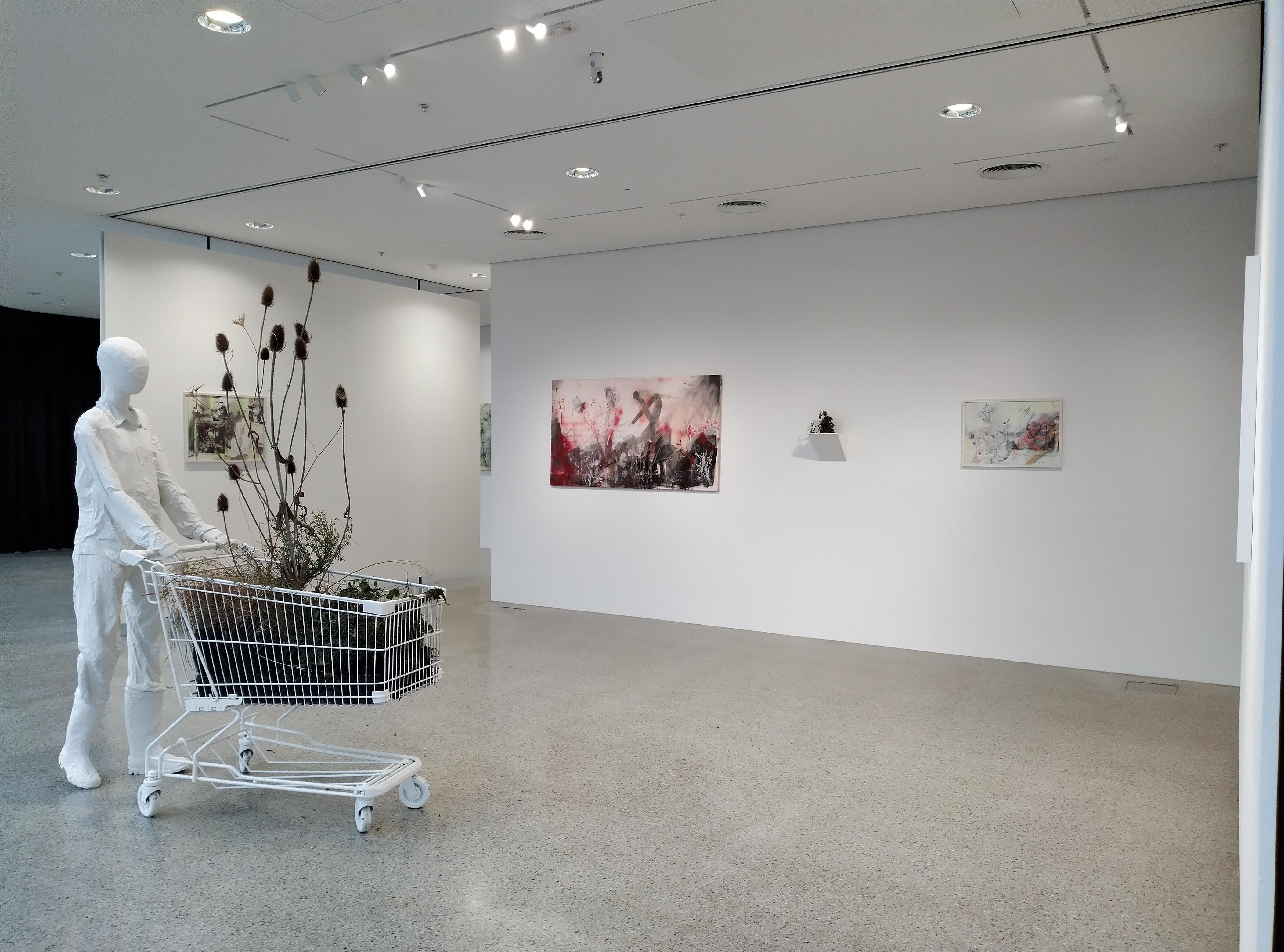 Eine Einladung zum Kunstkonsum: Die Ausstellung „So wandeln sich Bilder“ von Elisabeth Schutting ist noch bis 26. März in der Galerie Plattform 6020 zu sehen.