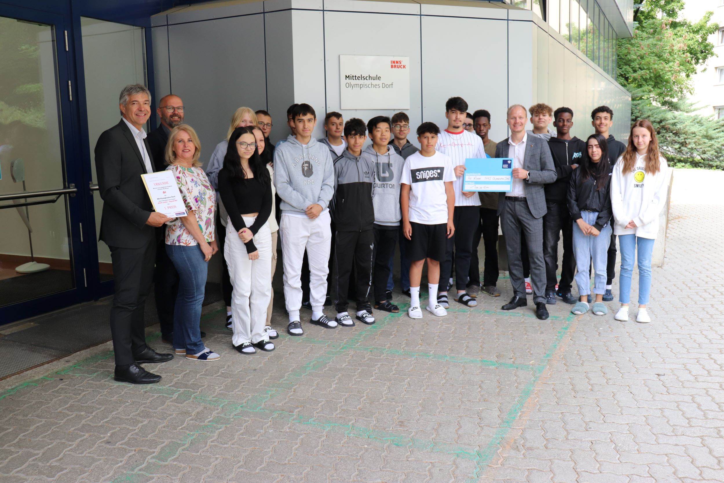 Auch die 4e der MS Olympisches Dorf erhielt eine Auszeichnung für ihr Engagement.