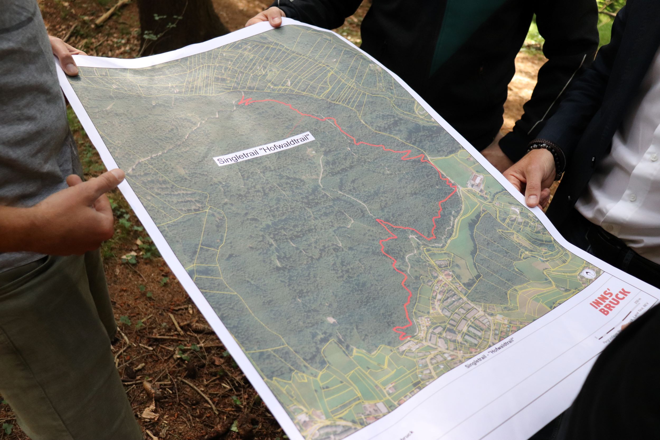 Der Streckenverlauf des geplanten mittelschwierigen Single-Trails.