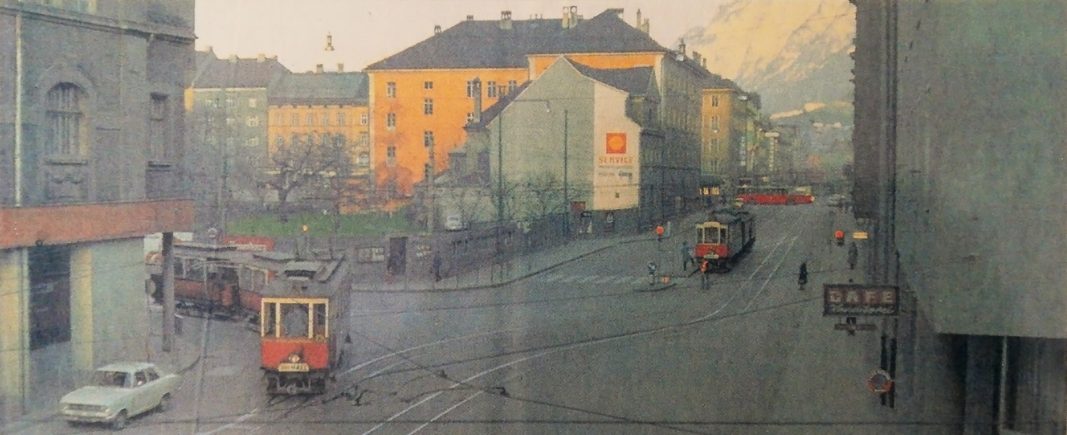 Ansicht des Scheuchenstuel’schen Areals von Osten aus. Im Vordergrund ist  eben den Straßenbahnlinien der unverbaute Teil zur Bruneckerstraße zu sehen.