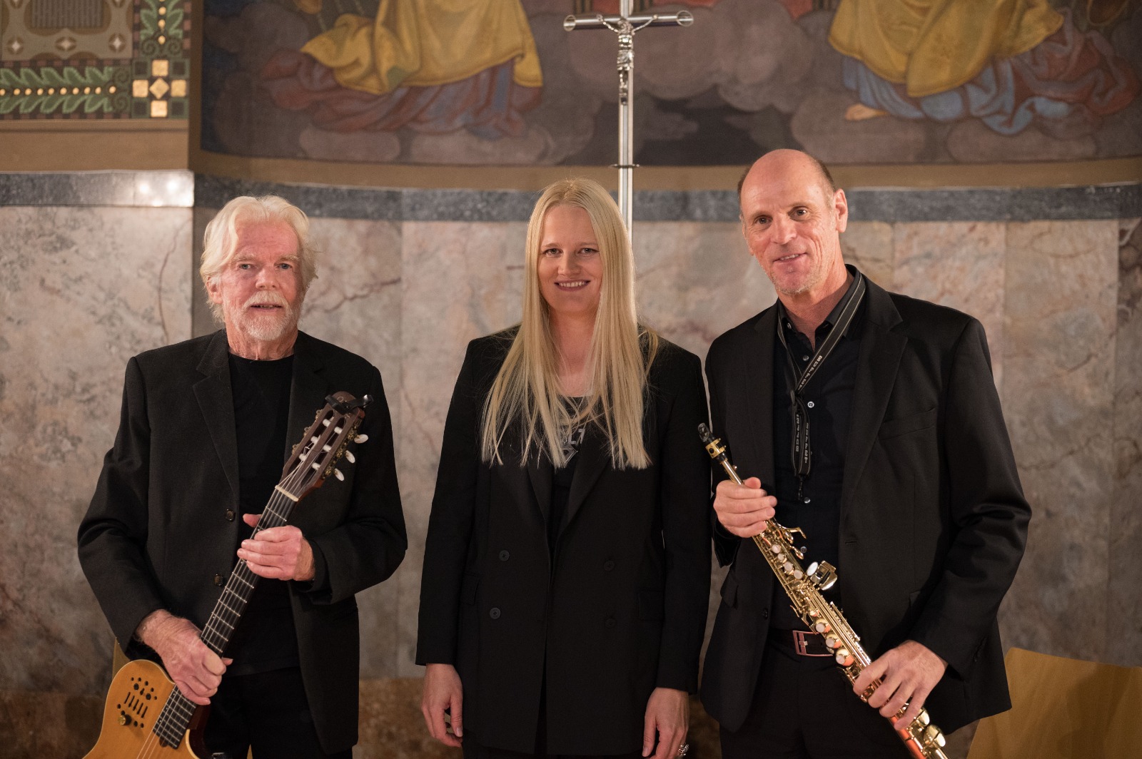 Das neue Projekt „Quo Vadis Fundamentum“ startete am 20. Oktober mit einer Lesung von Bernadette Abendstein in der Einsegnungshalle am Ostfriedhof. Sie las Gedanken von Edith Stein. Musikalisch untermalt wurde der Abend durch das Duo "Reeds & Strings" (Walter Tolloy und Markus Geyr). Bei dieser überkonfessionellen Veranstaltung werden Gedanken verstorbener, besonderer Persönlichkeiten wie Bertha von Suttner, Marie von Ebner-Eschenbach, Mahatma Gandhi oder Charlie Chaplin vorgestellt. Die Reihe wird 2023 fortgesetzt.