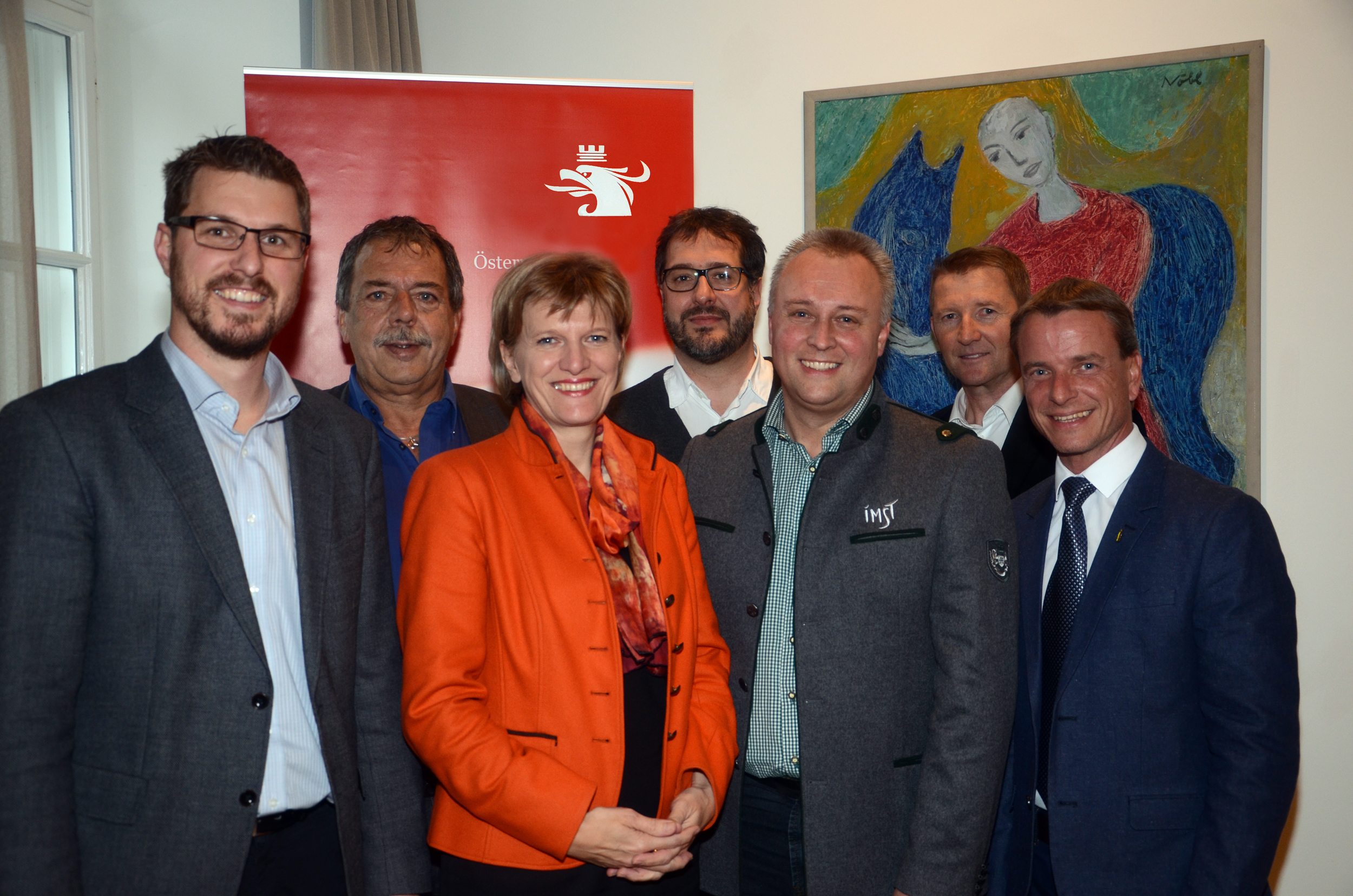 Bei der Vorstandskonferenz des Tiroler Städtebundes: Telfer Bürgermeister Christian Härting, Stadtrat Gerhard Fritz, Innsbrucks Bürgermeisterin und Vorsitzende des Tiroler Städtebundes Christine Oppitz-Plörer, Stadtrat Franz X. Gruber, Imster Bürgermeister Stefan Weirather, Geschäftsstellenleiter Herbert Köfler und Vizebürgermeister Christoph Kaufmann.