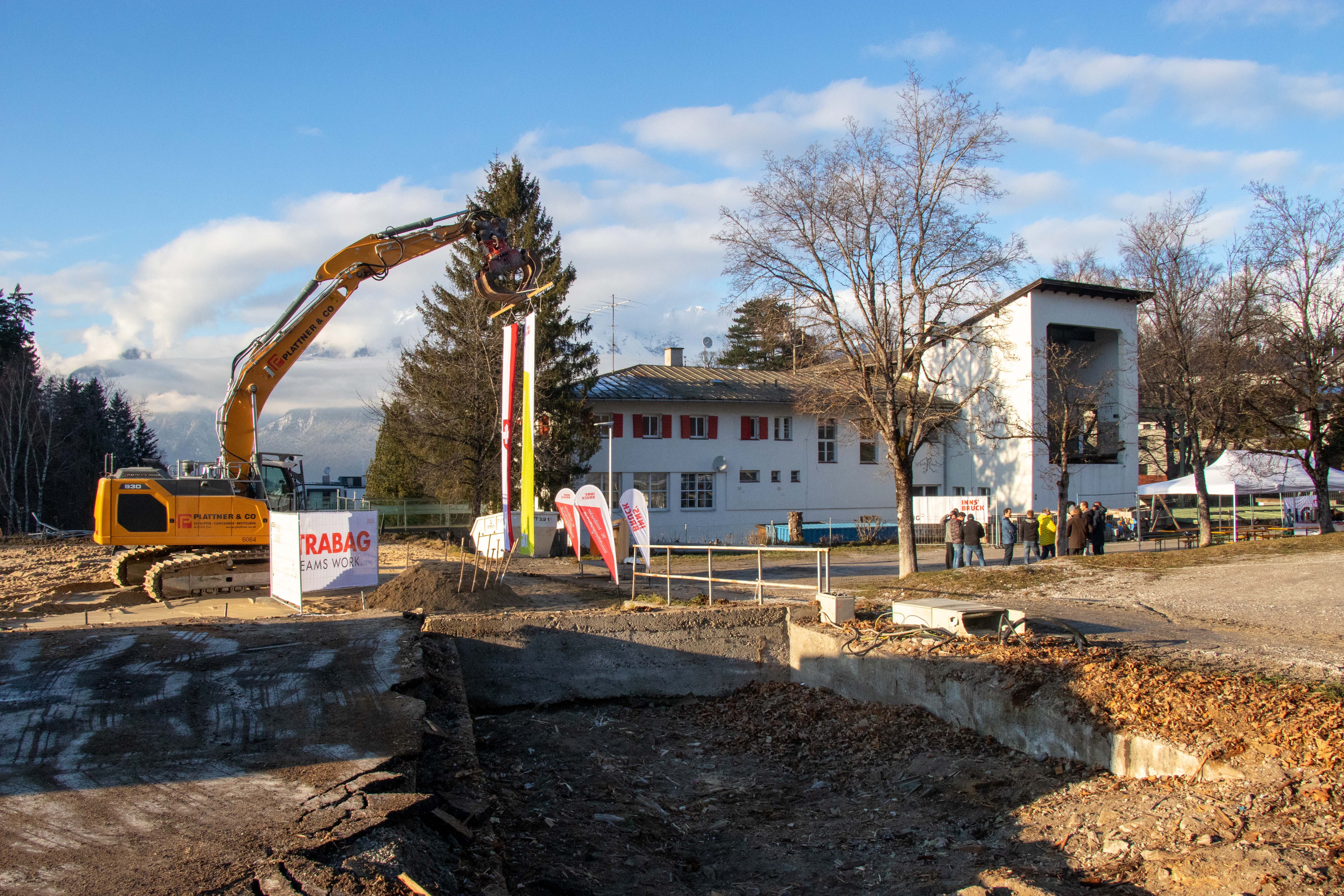 Die neue Sport- und Freizeitanlage wird direkt neben der alten Talstation der Patscherkofelbahn errichtet.
