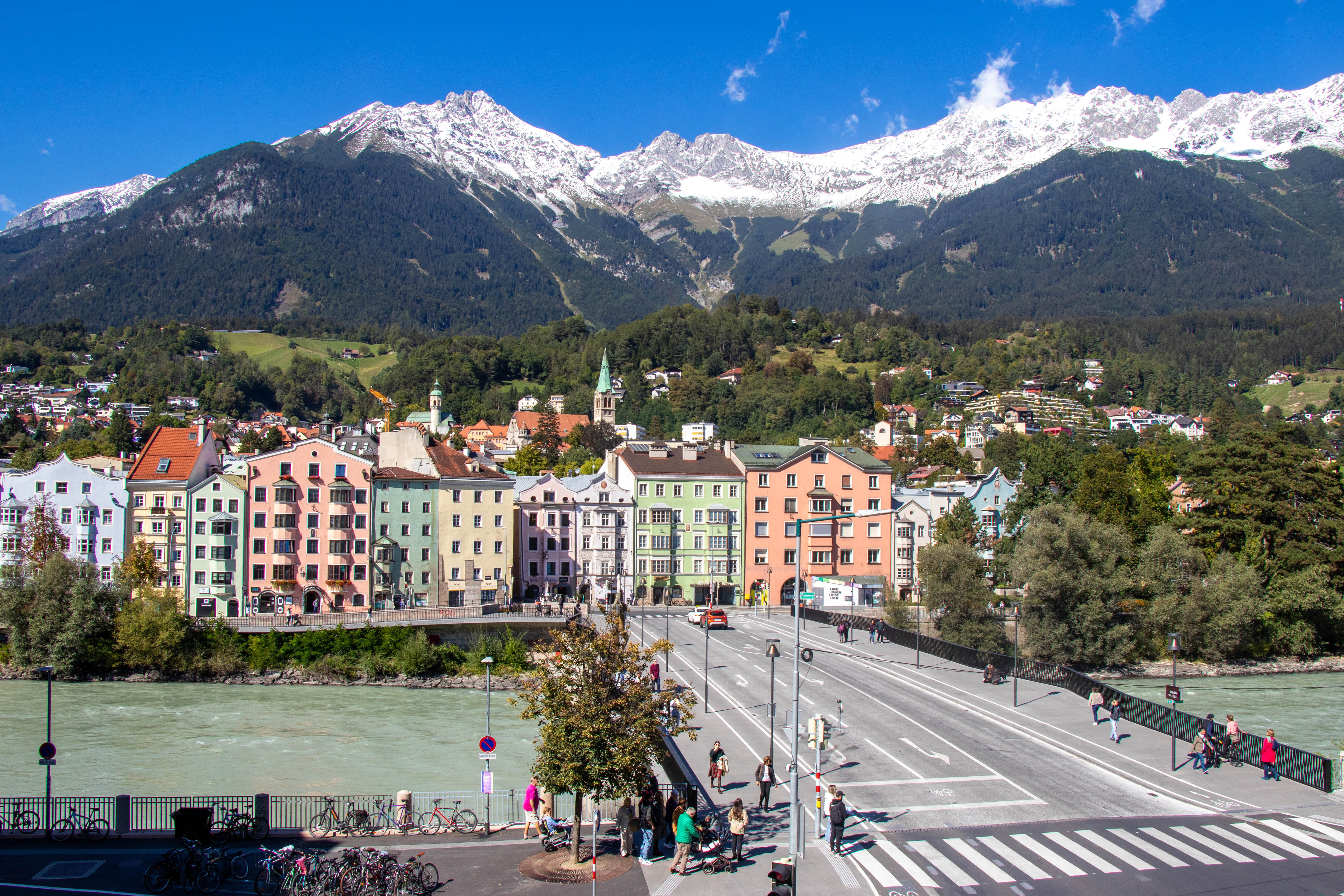 Ein Herzstück Innsbrucks: Die heuer generalsanierte Innbrücke ist eines von acht Großprojekten, die mit Mitteln des Kommunalen Investitionsprogramms (KIP) kofinanziert werden konnten.