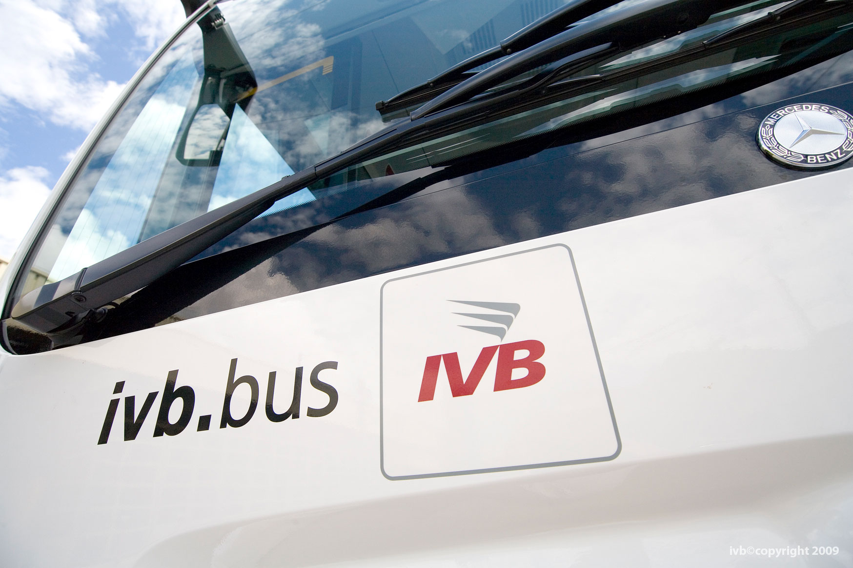 Die IVB sind auf 24 städtischen Linien mit 136 Bussen und 52 Straßenbahnen in Innsbruck unterwegs.