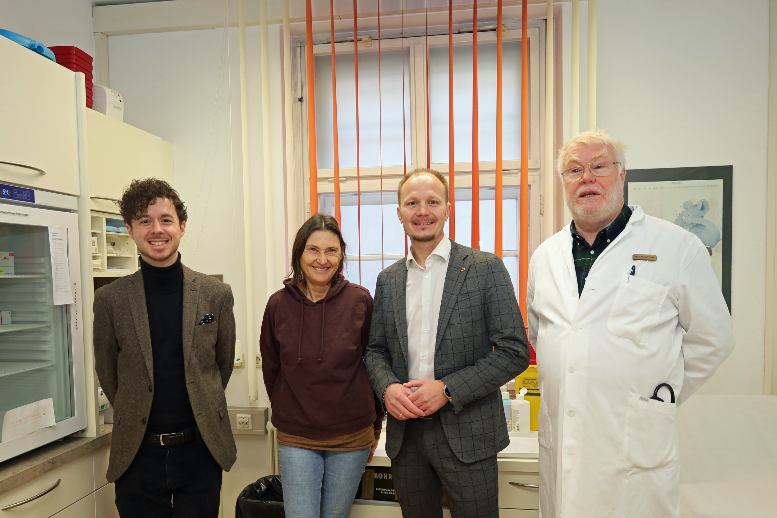 Stadtphysikus Hans-Peter Rammer, Vizebürgermeister Johannes Anzengruber, Schulärztin Ingrid Rohracher und der organisatorische Leiter des Gesundheitsamts, Alexander Strobl (v.r.) freuen sich über die gute schulärztliche Versorgung in Innsbruck.