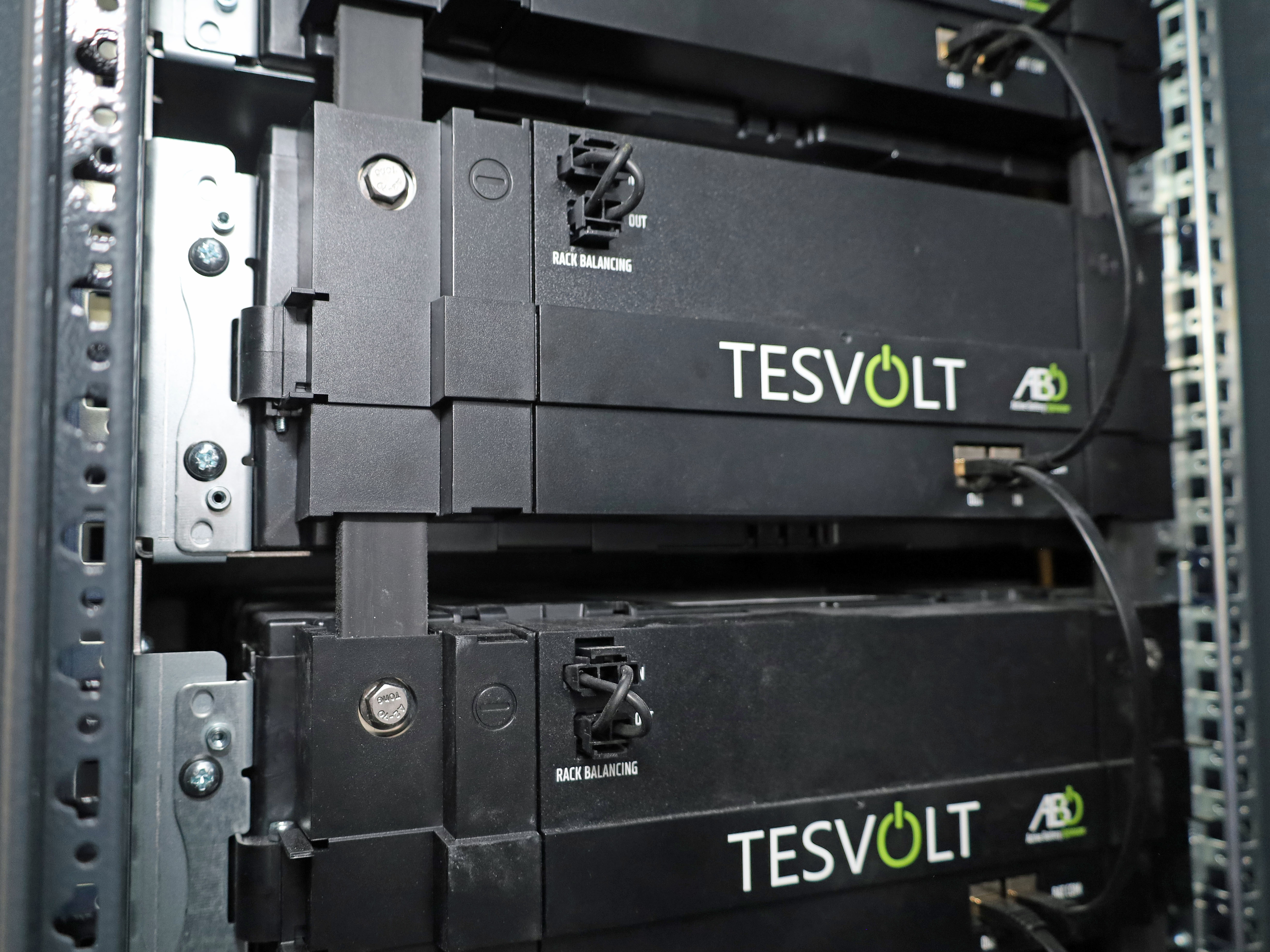 50KW Batteriespeicher bieten volle Power für den Almbetrieb.