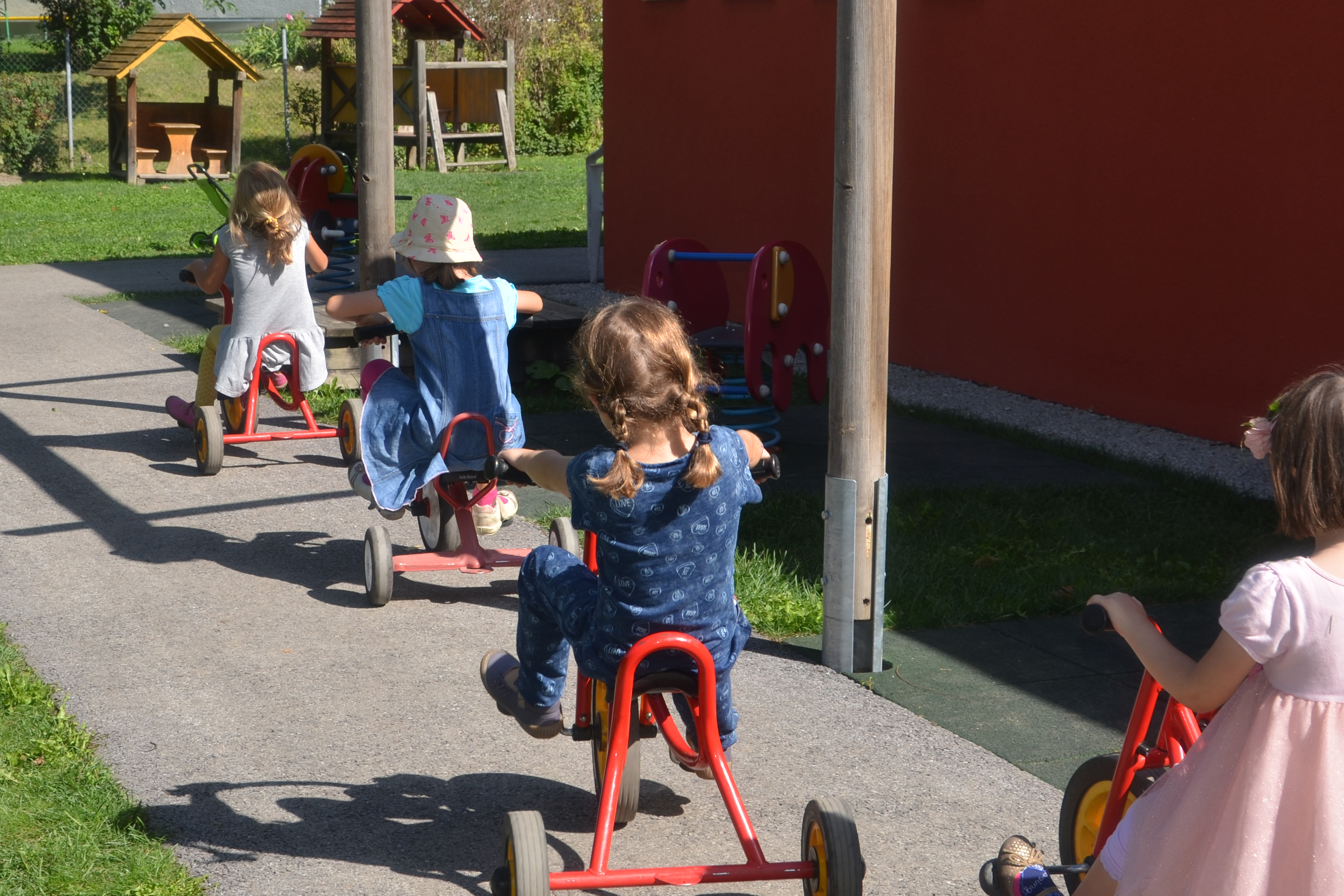 Für jede zusätzliche Stunde, an der eine private Einrichtung über die Basiszeit geöffnet hat, erhält sie einen Bonus von elf Euro.