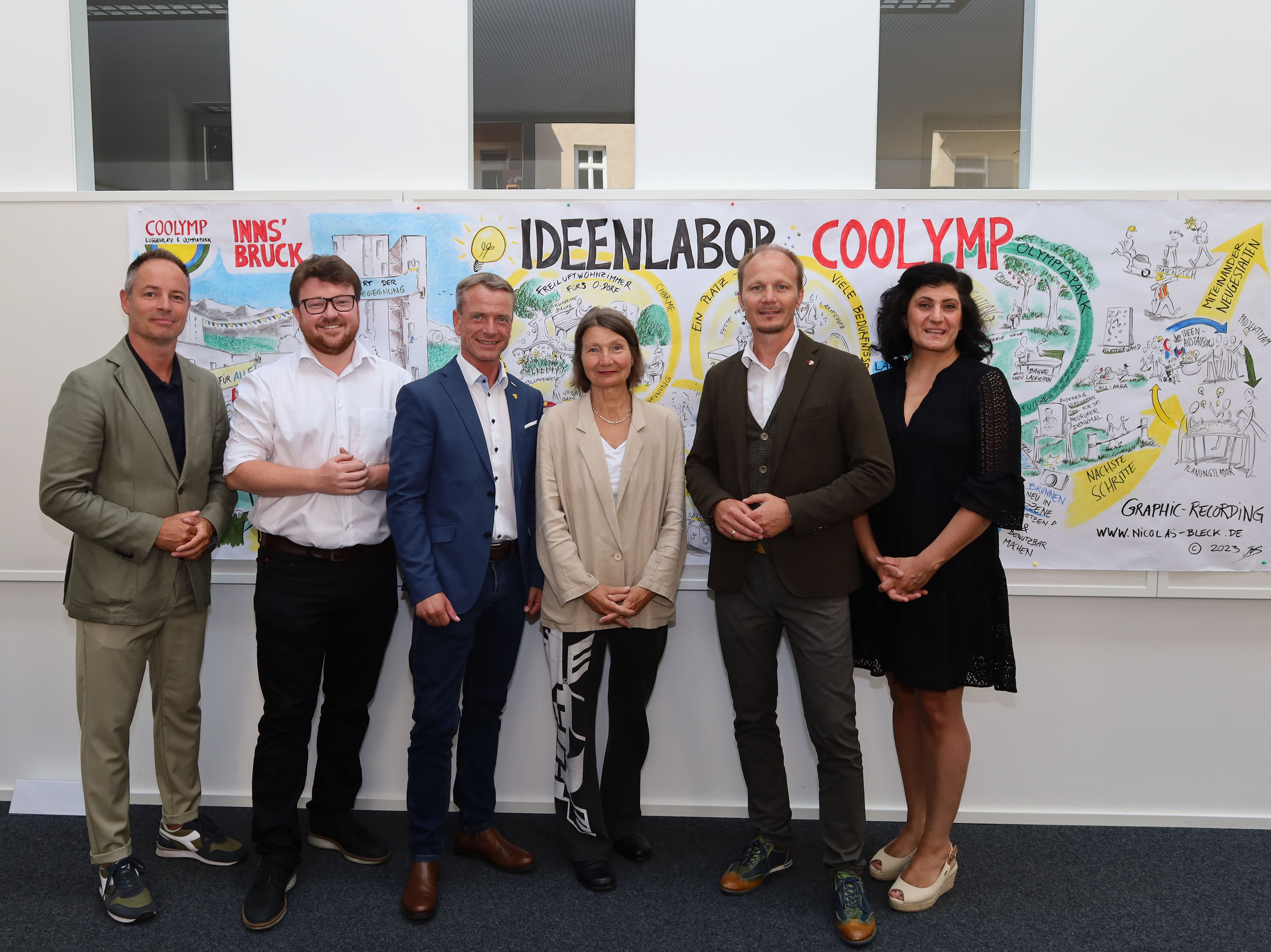 Die ressortzuständige Stadträtin Uschi Schwarzl gemeinsam mit den VertreterInnen der politischen Steuerungsgruppe (v.l.n.r) Vizebürgermeister Markus Lassenberger (in Vertretung von Gemeinderat Andreas Kunst), Gemeinderäte Benjamin Plach und Christoph Kaufmann, Viezbürgermeister Johannes Anzengruber und Landtagsabgeordnete Zeliha Arslan, die den Prozess unter Leitung von IIG-Geschäftsführer Franz Danler (nicht im Bild) begleitet.