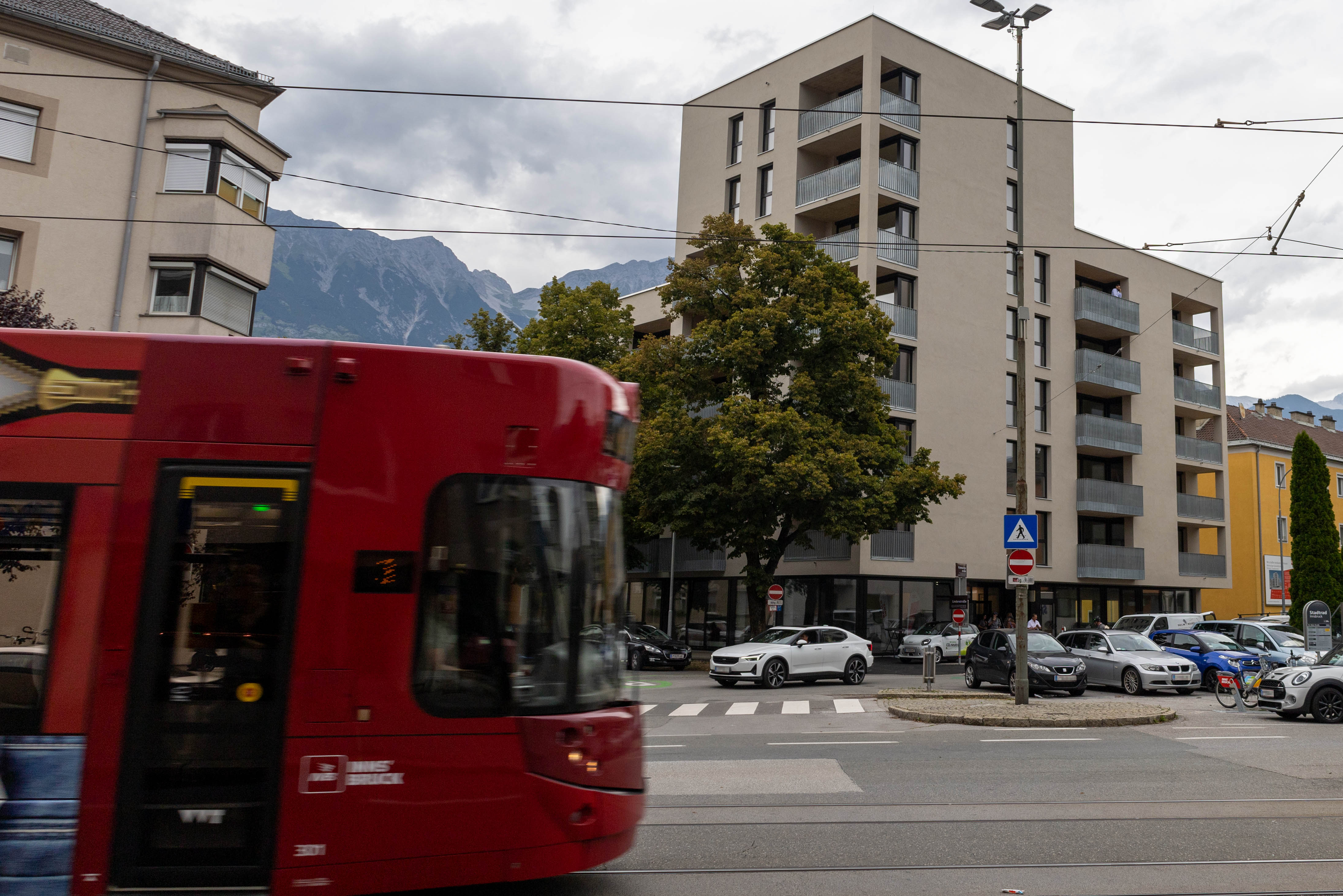 Das neue Wohnhaus in der Kranewitterstraße ist optimal an das Öffi-Netz der IVB angebunden.