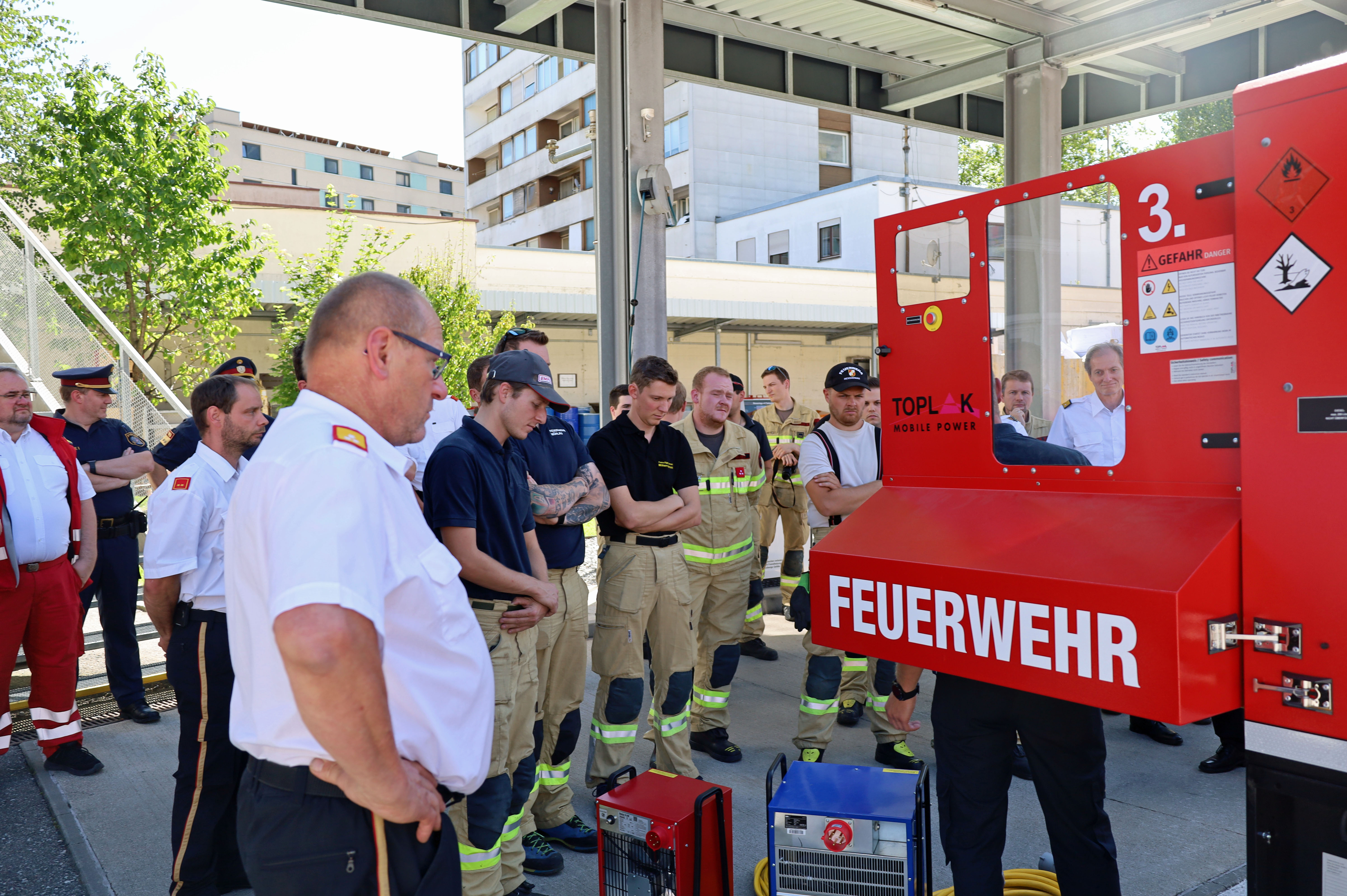 Eindrücke der Blackout-Übung der Innsbrucker Feuerwehren unter Mitwirkung zahlreicher Einsatzorganisationen und SystempartnerInnen vom 11. August 2023.