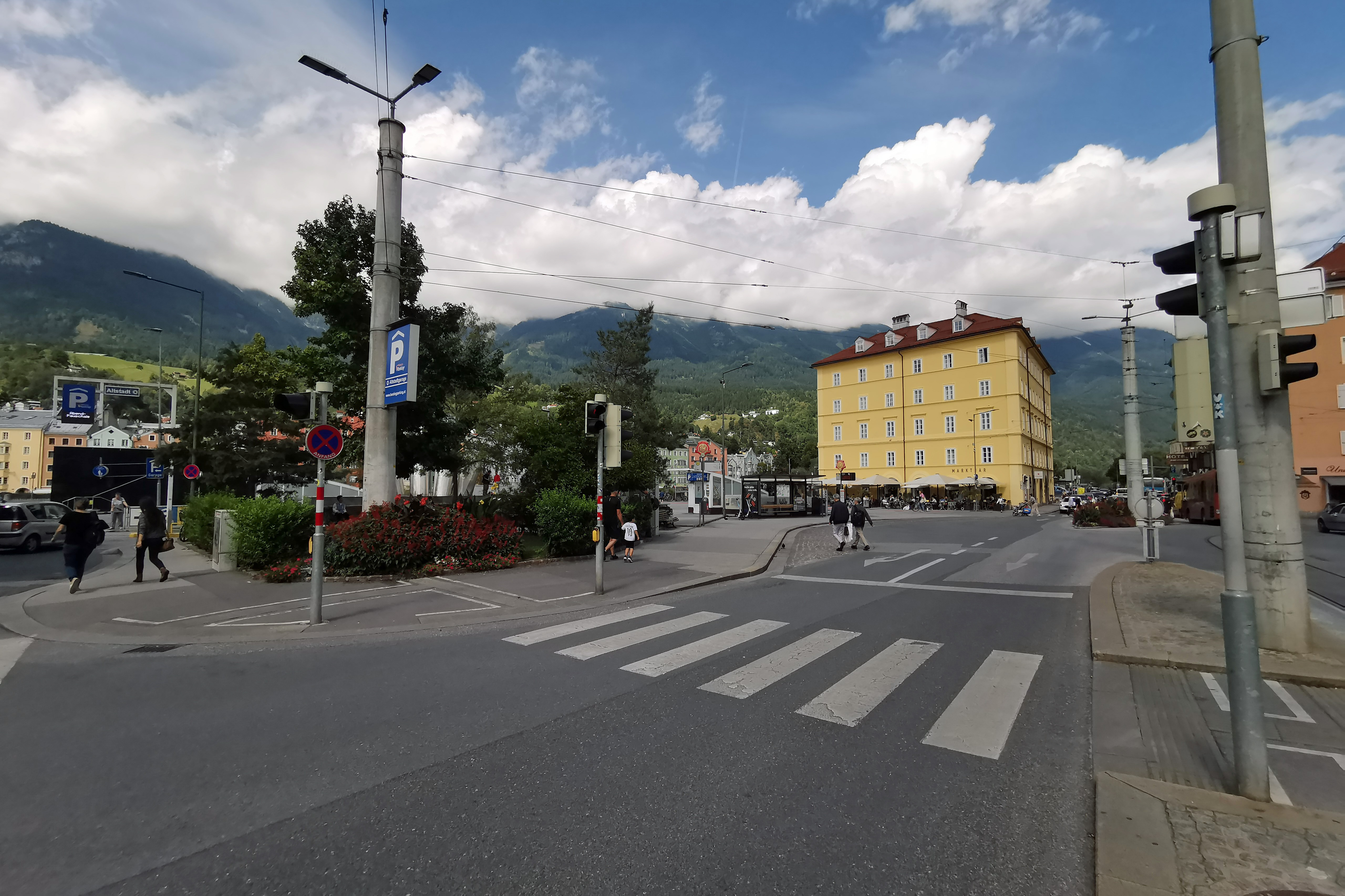 Nach den Umbauarbeiten ist eine weitere sichere Radquerung am Innrain zwischen der Markthalle und den Ursulinensälen möglich.