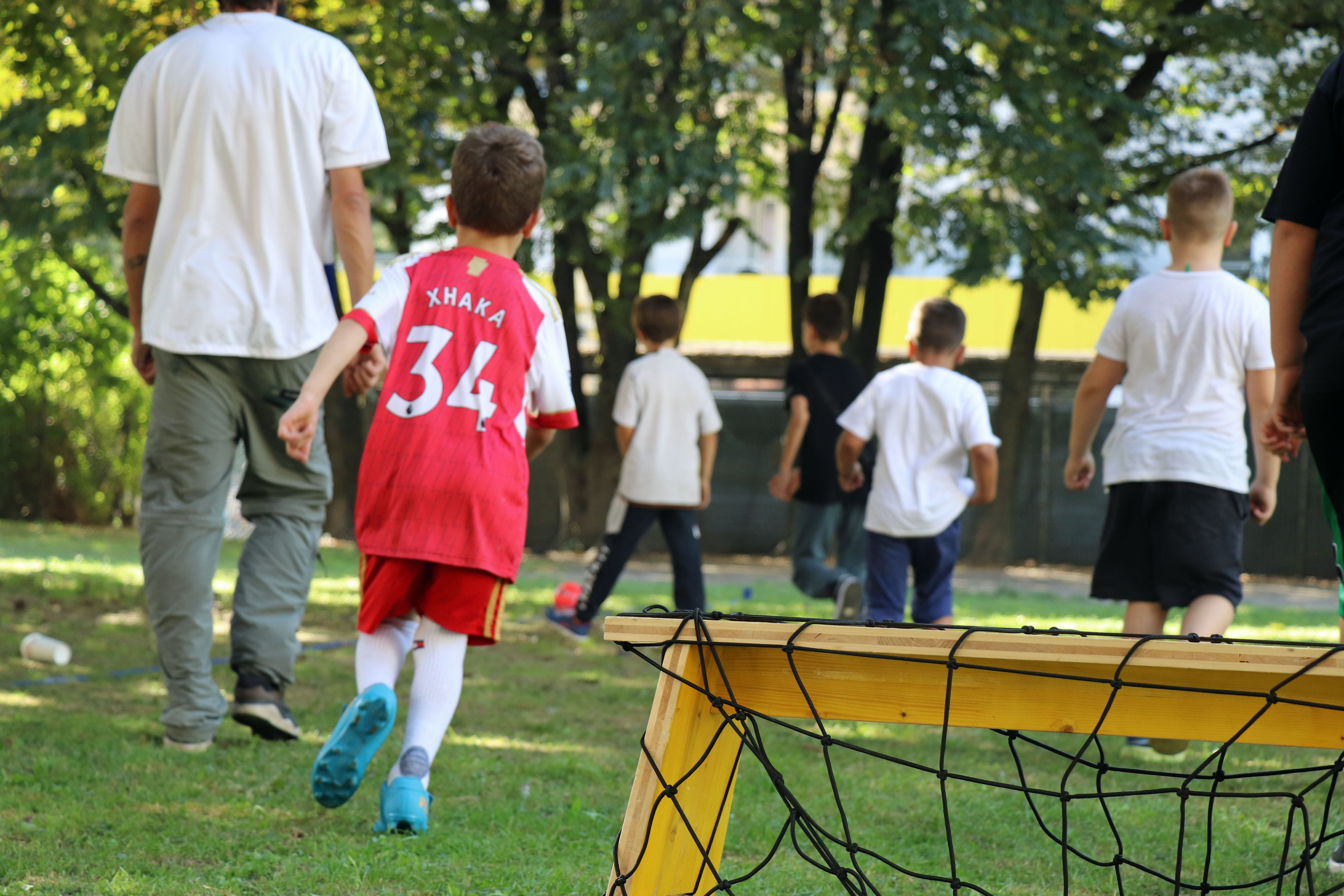„Das Projekt ‚Heimspiel‘ holt die Kinder direkt dort ab, wo sie wohnen, und bringt sie in Bewegung“ freut sich Stadträtin Elisabeth Mayr.