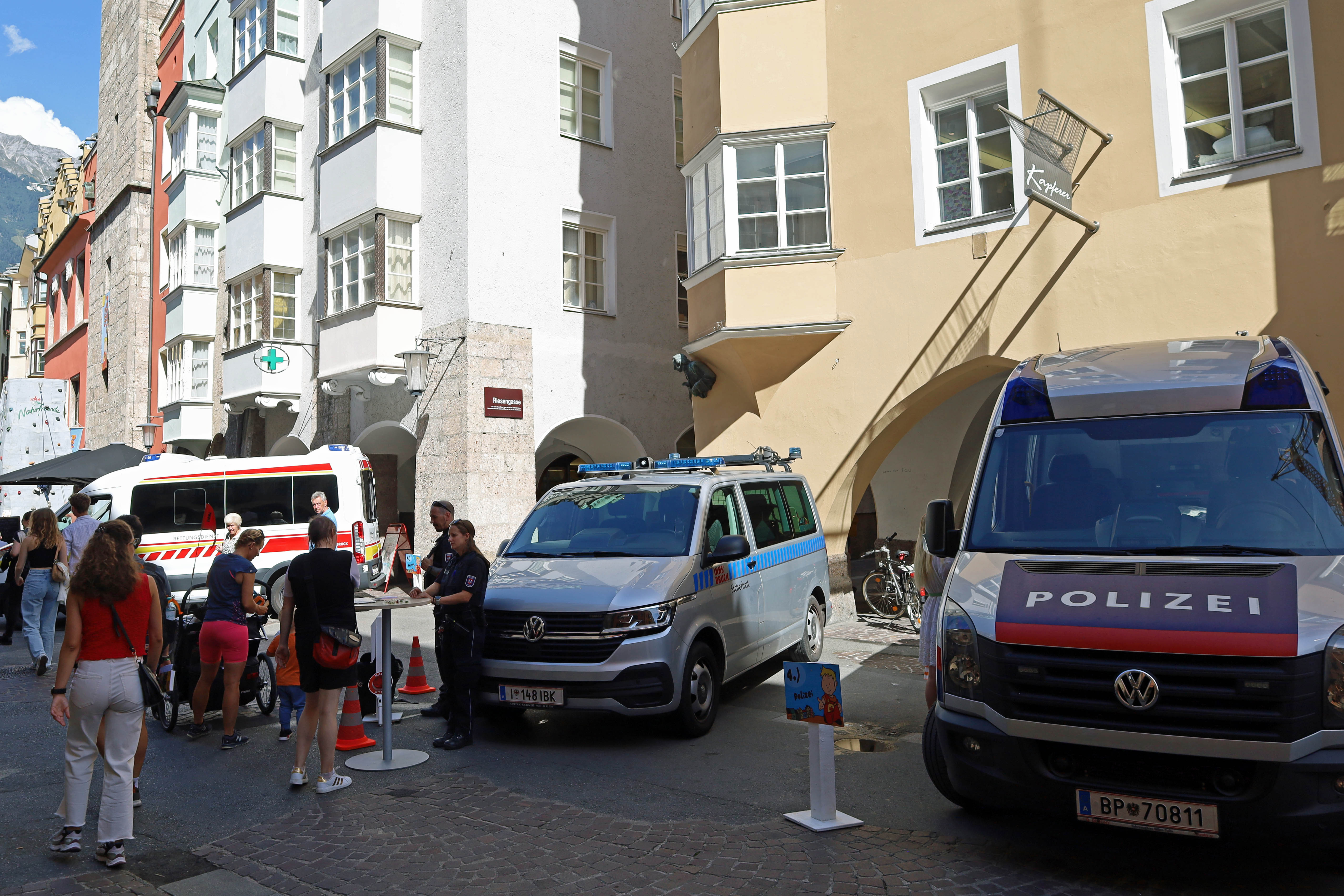 Auch die Polizei, die MÜG und das Rote Kreuz waren am Fest vertreten.