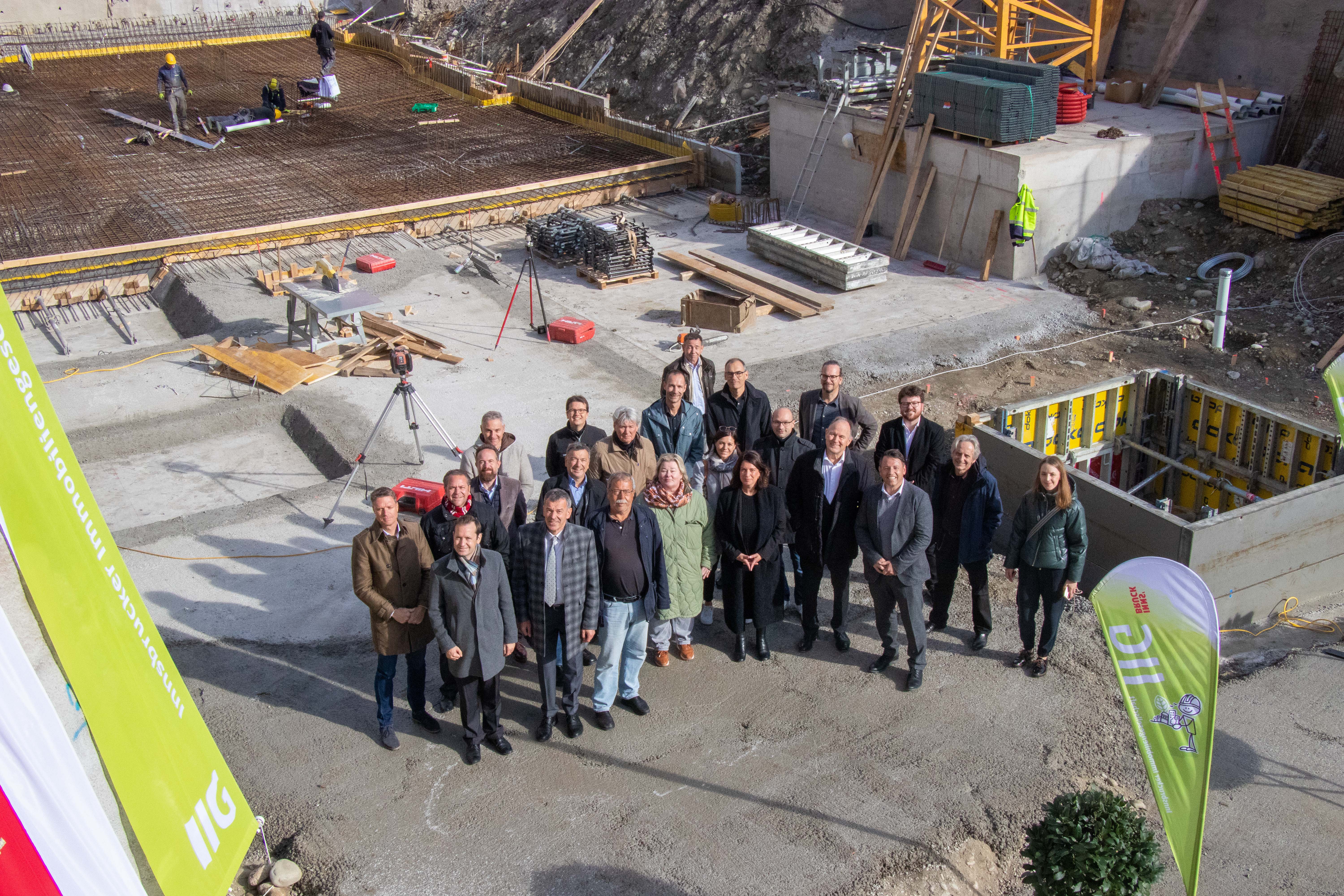 Bis zum Wintersemester 2025 wird in Bahnhofsnähe ein Studierendenheim mit mehr als 170 Plätzen auf einer Gesamtfläche von ca. 4.825 Quadratmeter errichtet.