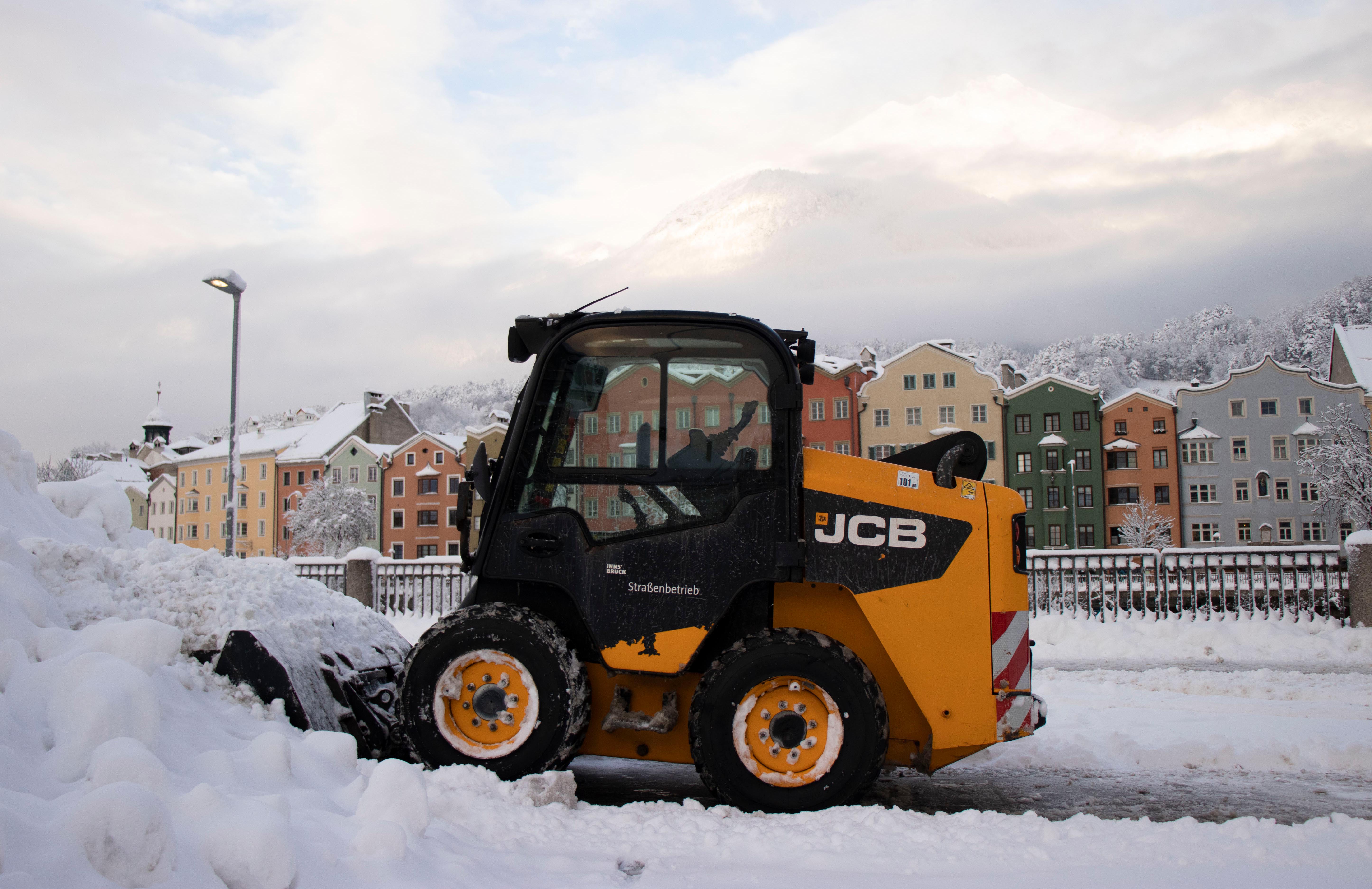 Der Innsbrucker Straßenbetrieb macht auch in diesem Winter den Weg frei.