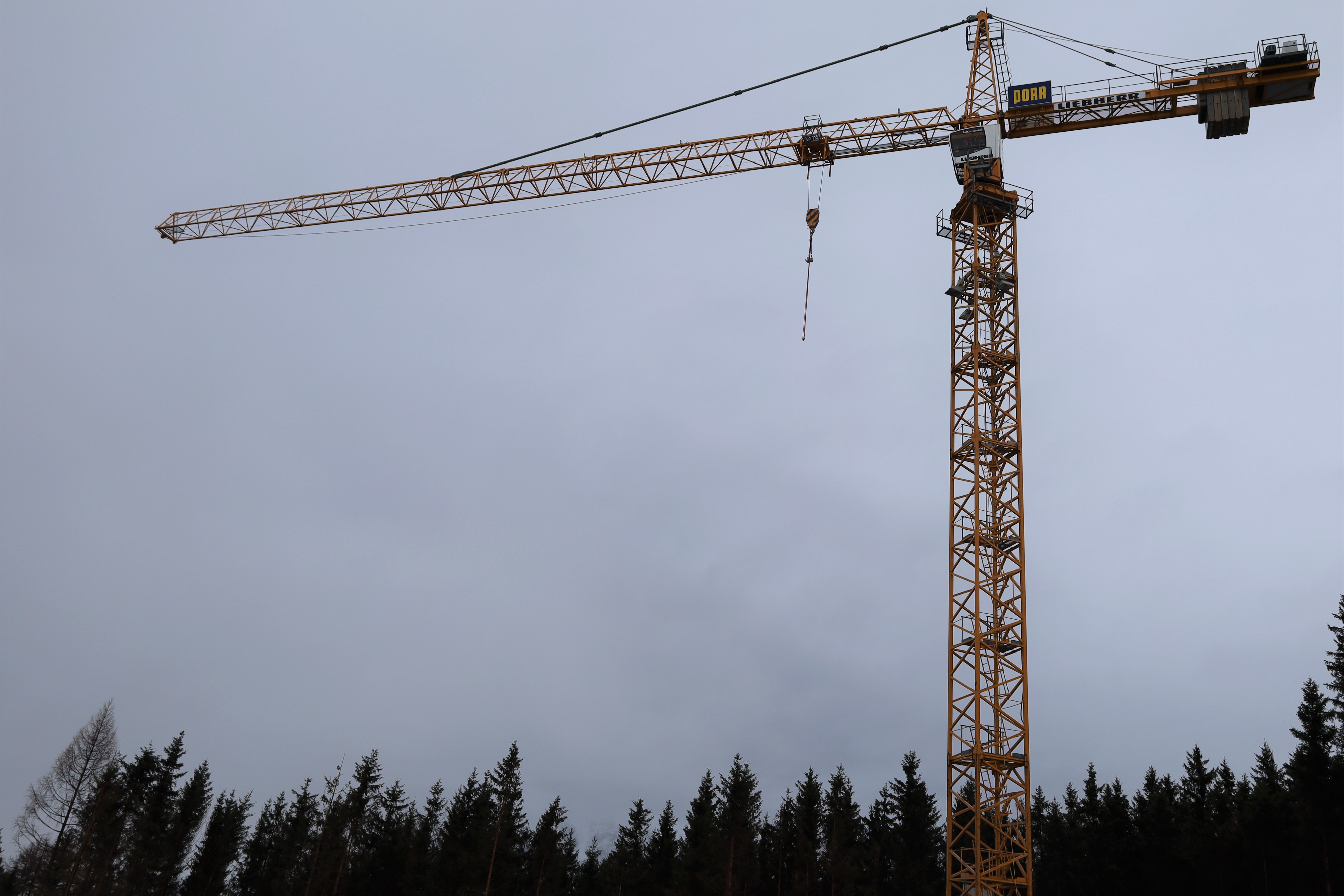 Die voraussichtliche Fertigstellung der Wohnanlage ist für Herbst 2025 geplant.