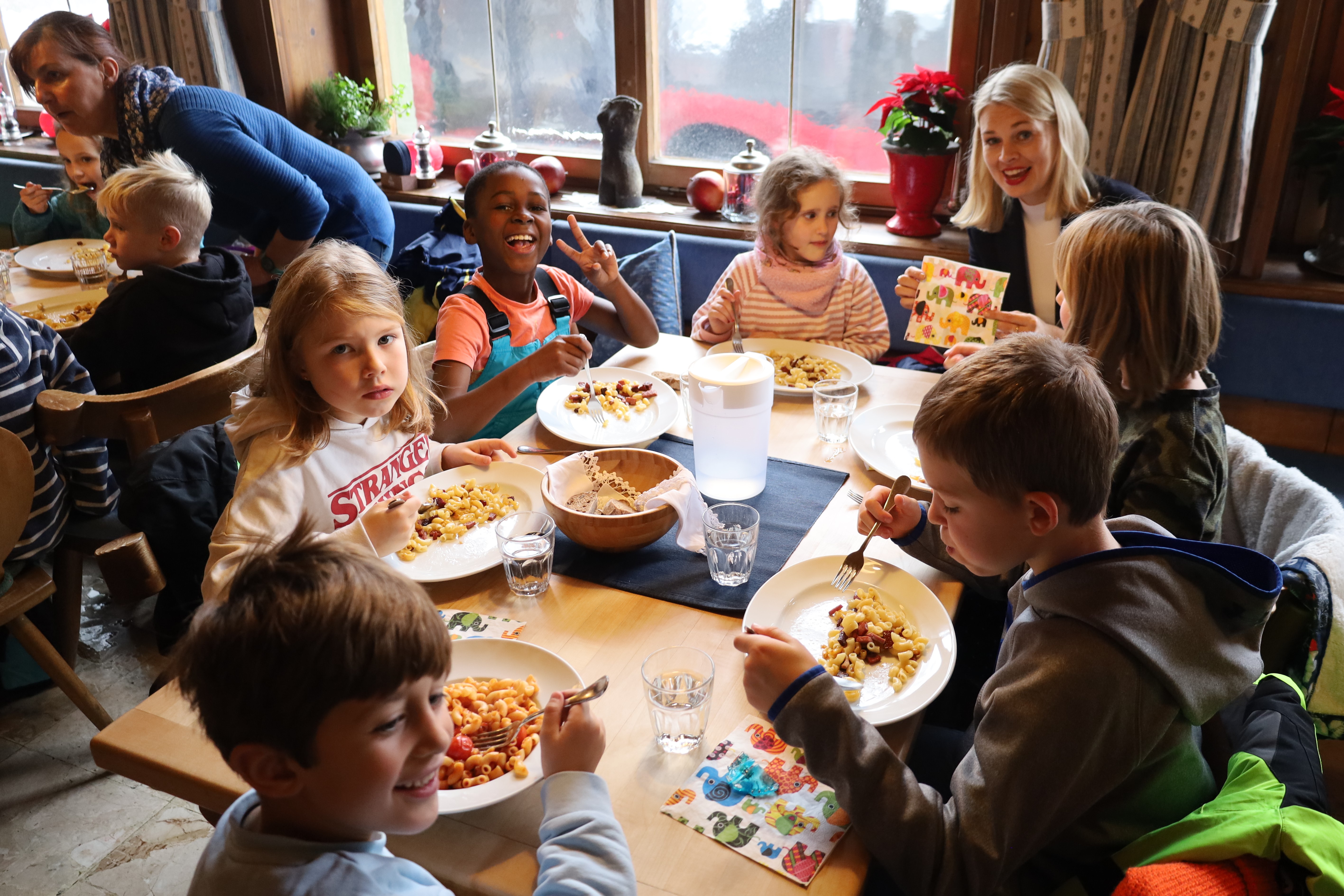 Stadträtin Elisabeth Mayr: „Jedes Kind hat das Recht auf ein gesundes und ausgewogenes Mittagessen.“