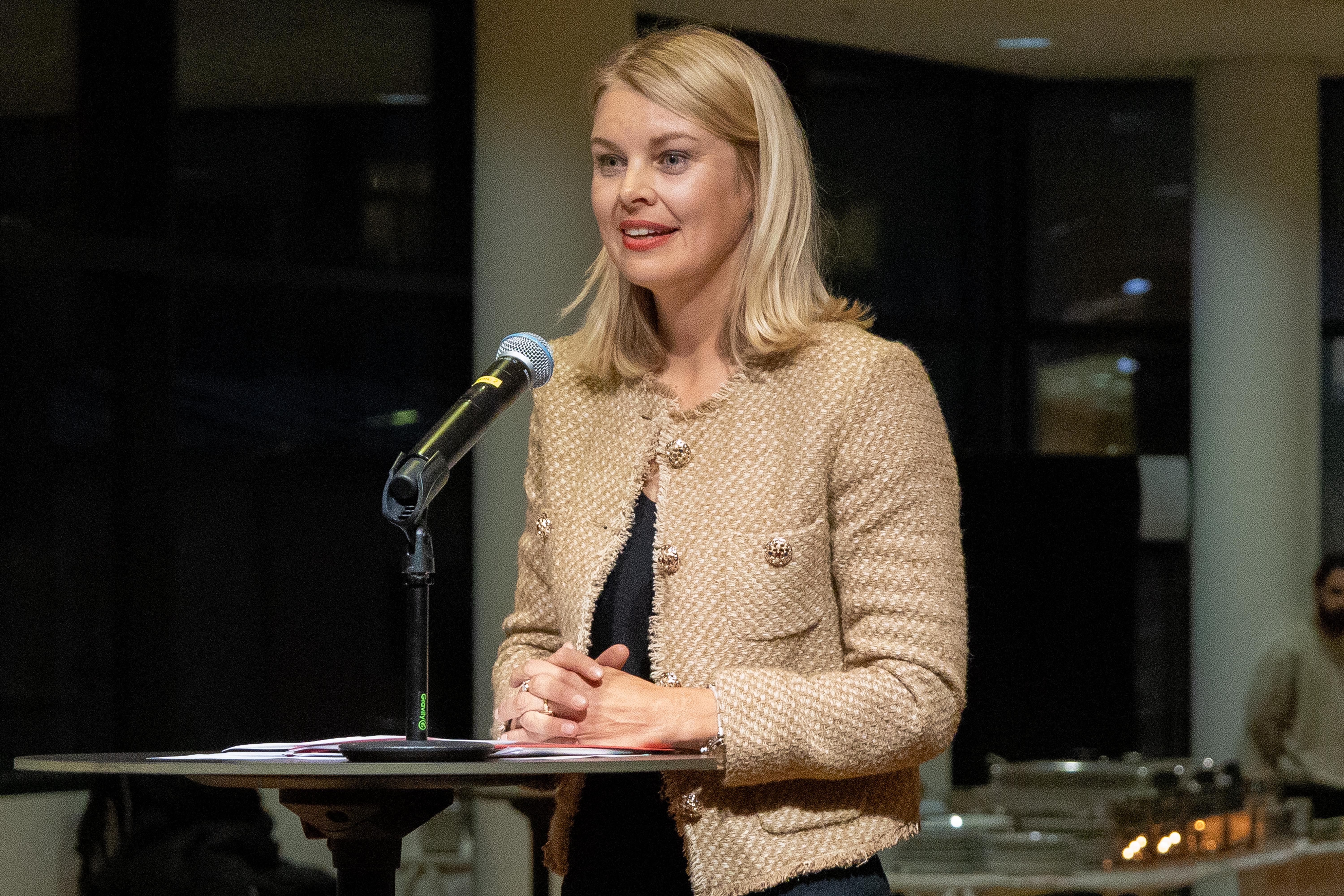 Stadträtin Elisabeth Mayr freute sich, dass so viele Gäste der diesjährigen Auszeichnung beiwohnten.