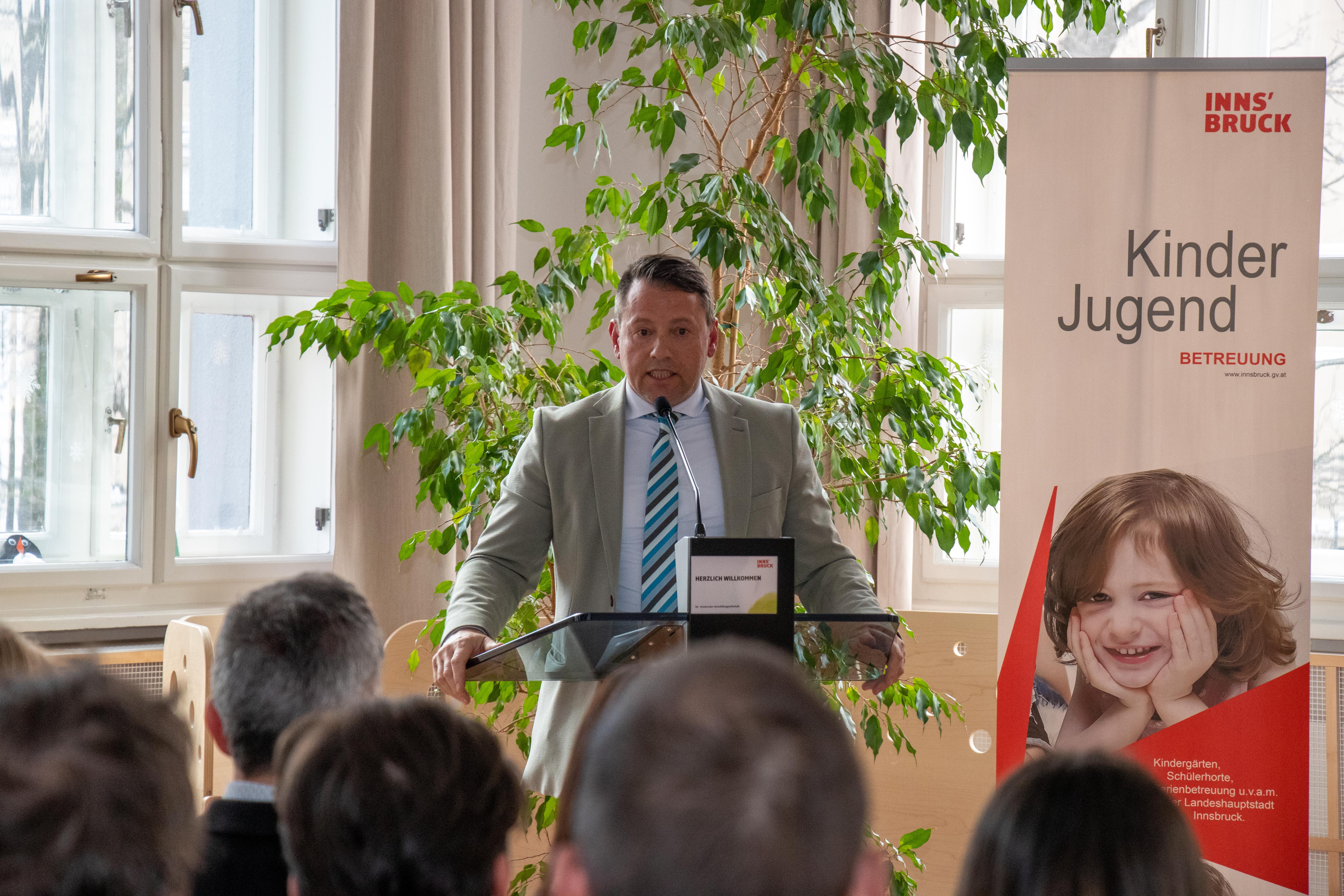 IIG-Geschäftsführer präsentierte die baulichen Einzelheiten des sanierten denkmalgeschützten Gebäudes in Wilten.
