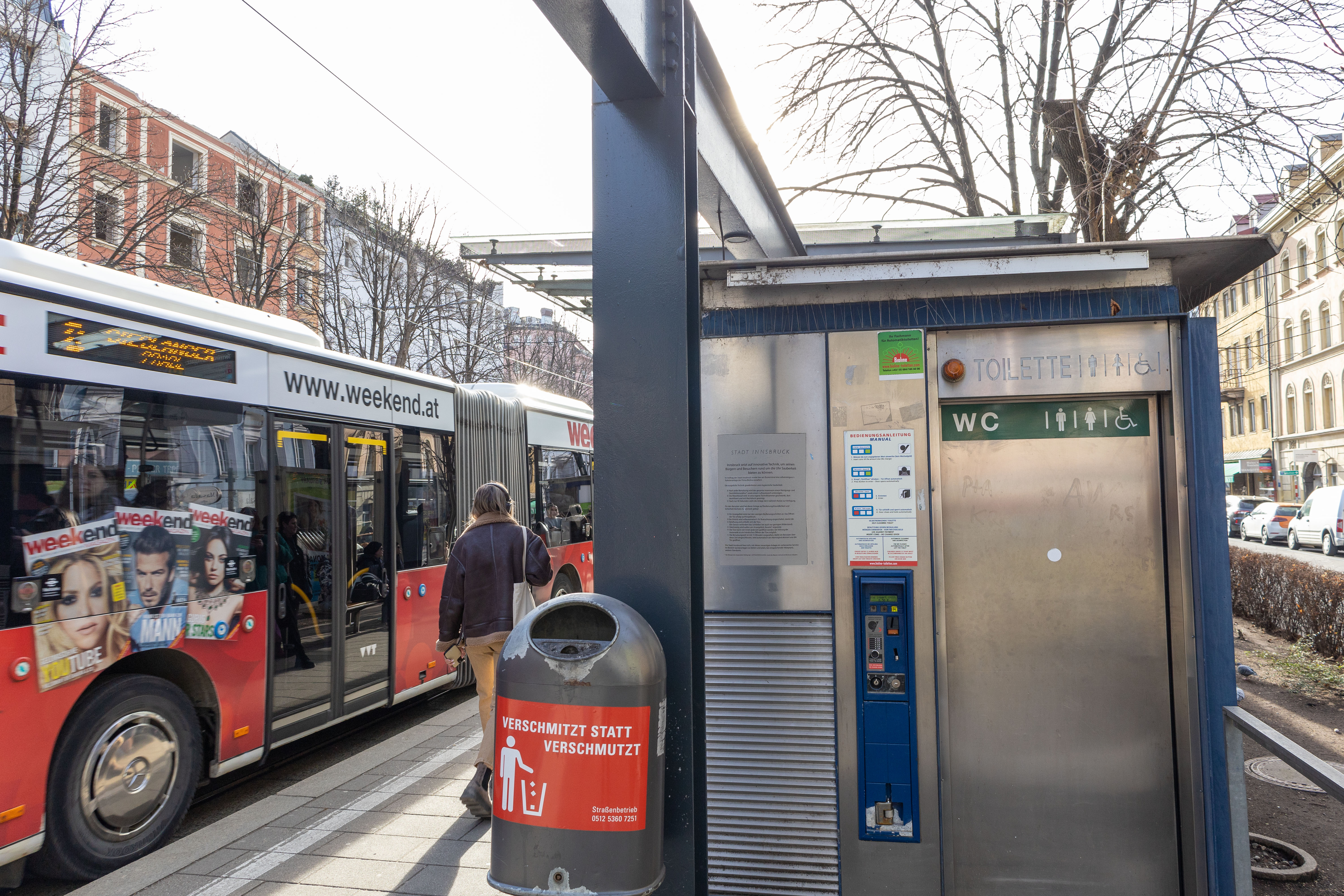 Die Stadt Innsbruck betreibt mit ihren Tochtergesellschaften 18 öffentliche WC-Anlagen, wie hier am Busterminal Marktplatz.