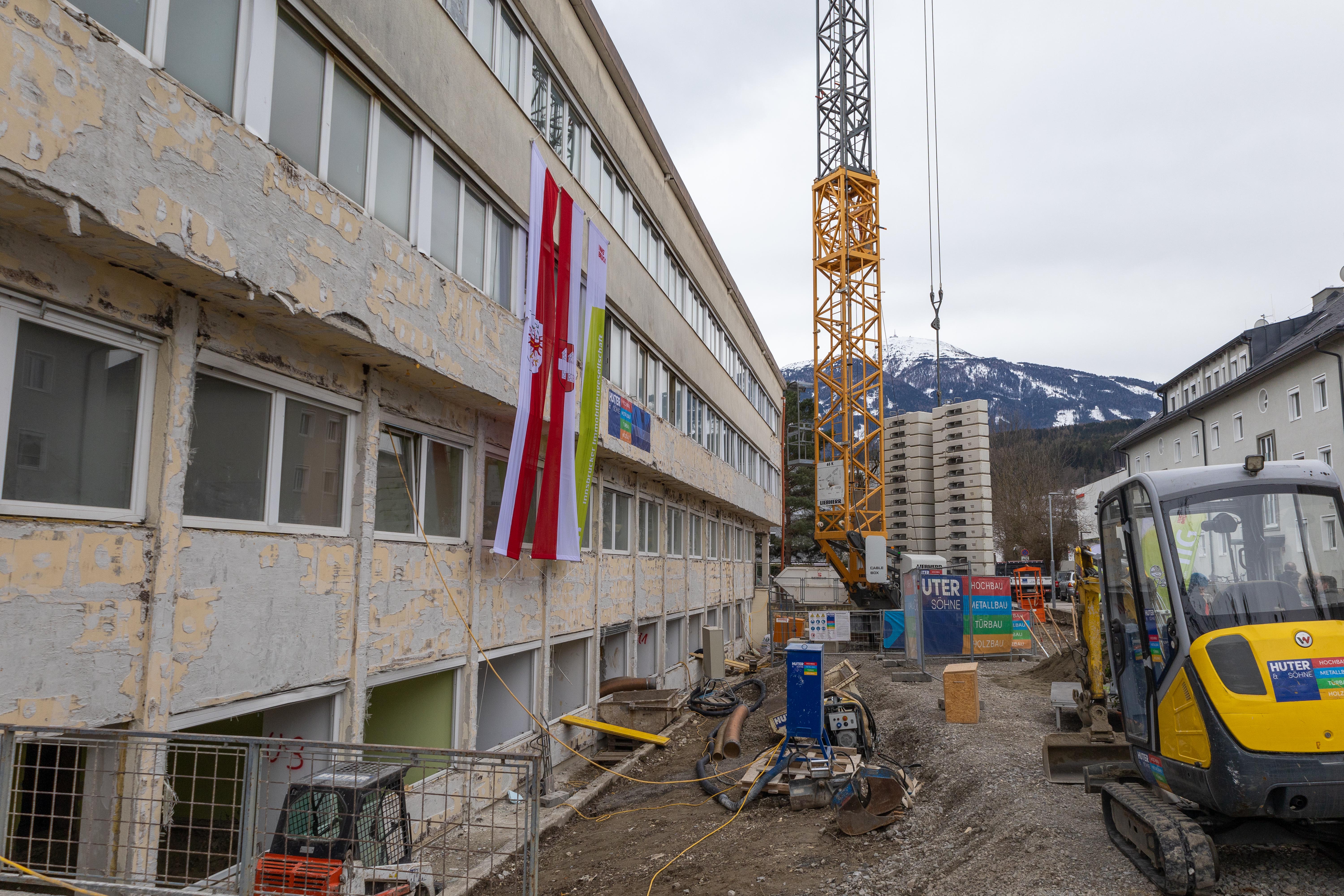 Nach den Sanierungsarbeiten steht der Standort Domanigweg als Anlaufstelle für in Not geratene Frauen sowie als Zuhause für Kinder und Jugendliche in schweren Lebenssituationen zur Verfügung.