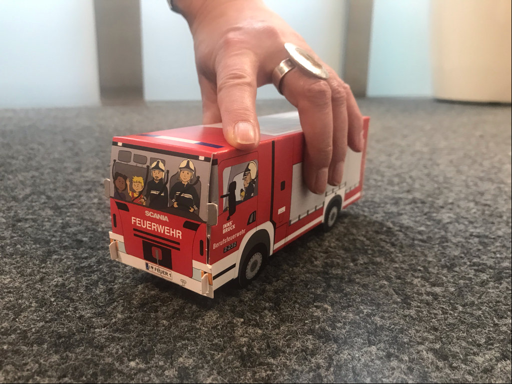 Eine Frau am Steuer des Feuerwehr-Autos? In Innsbruck ist das bereits völlig normal.
