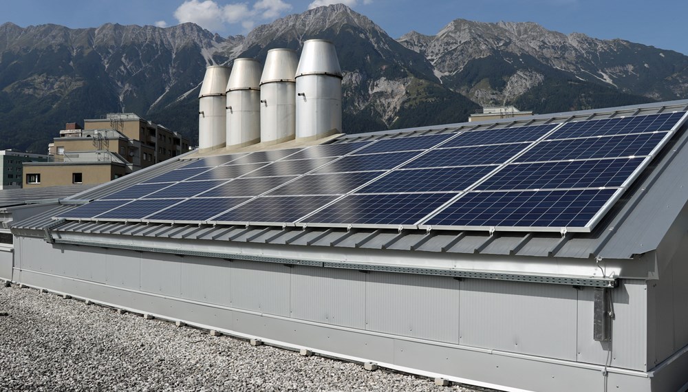 Der Einsatz bzw. Umstieg auf erneuerbare Energieträger wie PV-Anlagen zählt zu den förderungswürdigen Projekten für den Bund.