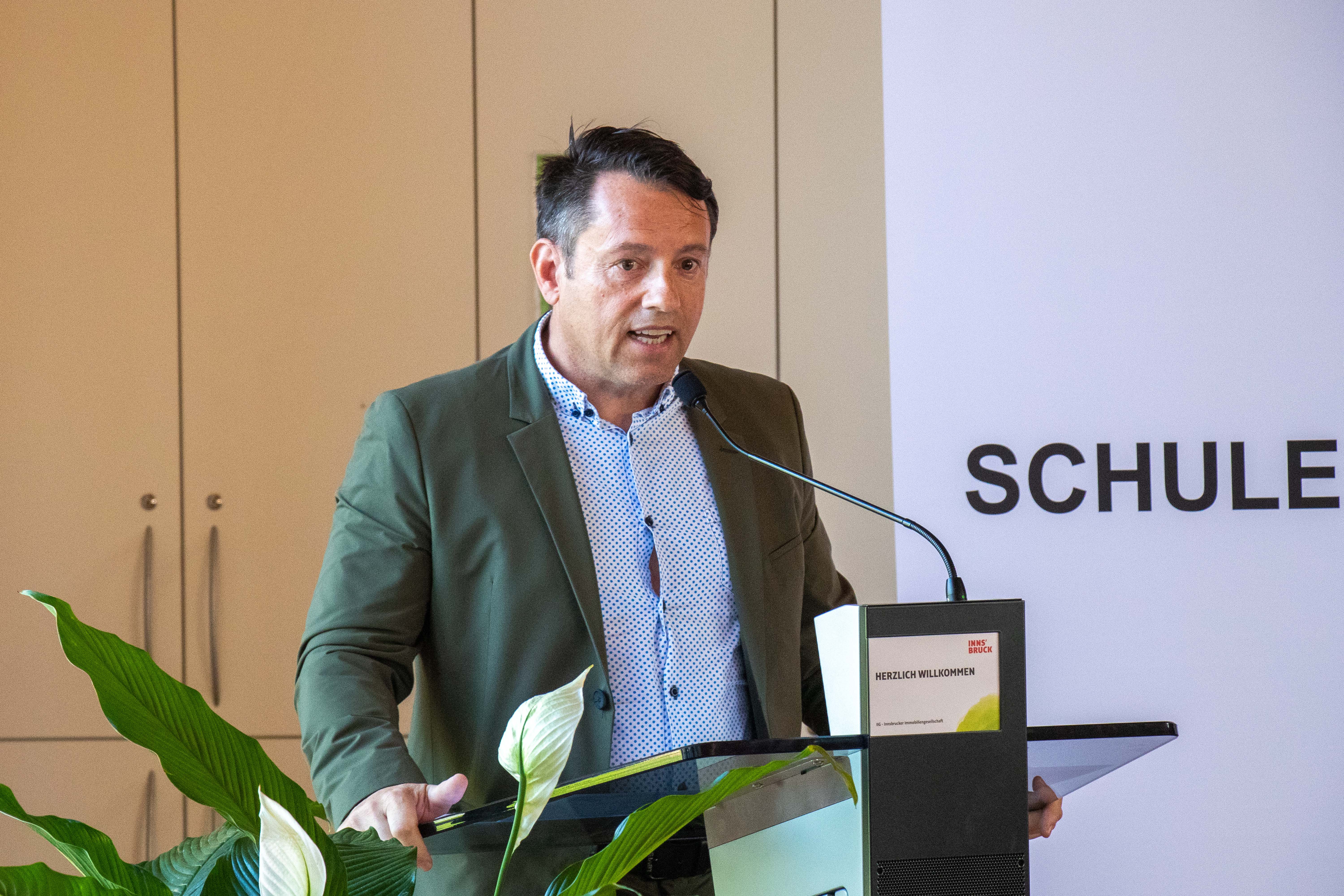 IIG-Geschäftsführer Franz Danler bedankte sich bei allen Mitwirkenden für die gute Zusammenarbeit.