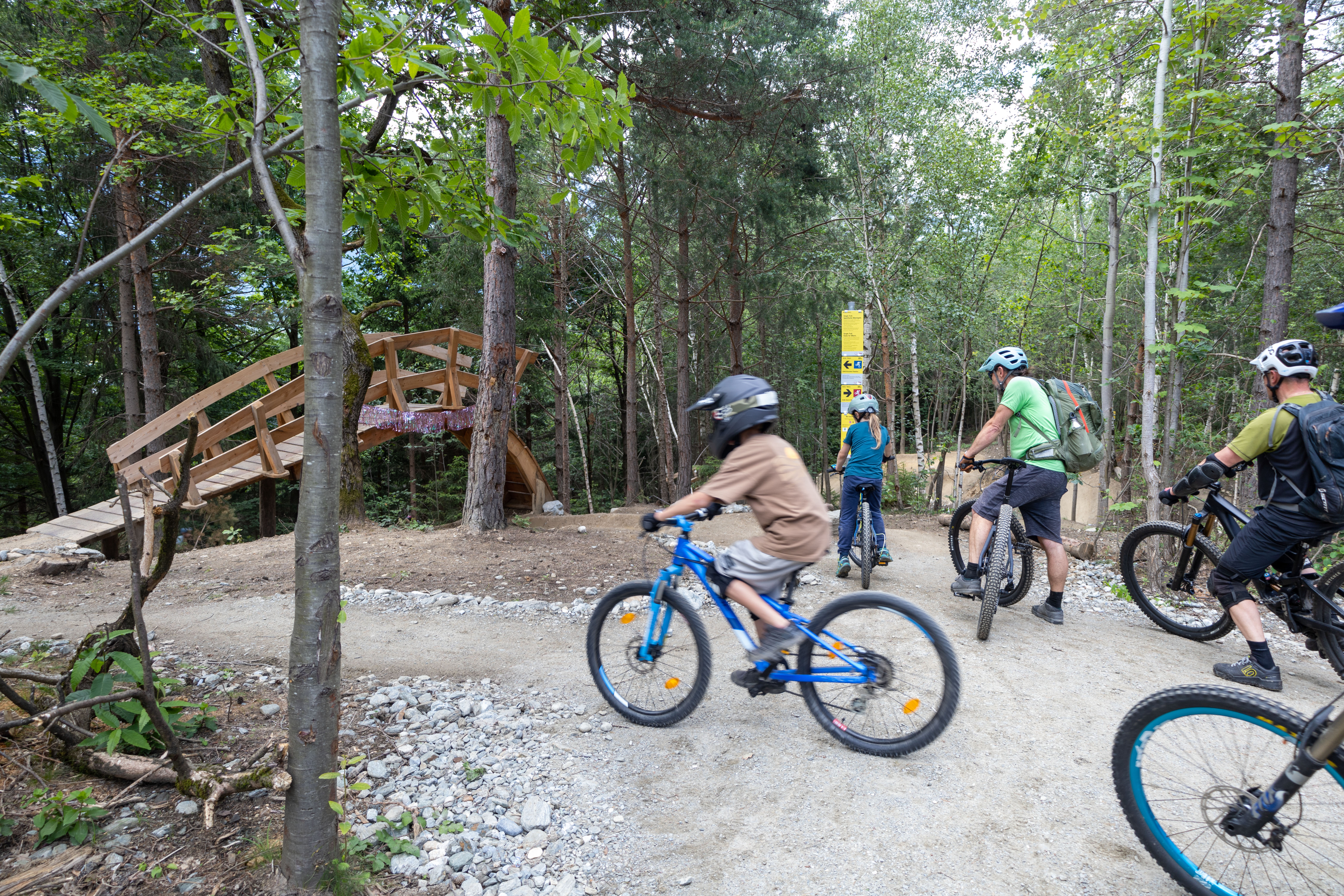 Am ersten Tag herrschte großer Andrang, egal ob Groß oder Klein. Zahlreiche BikerInnen testeten die neuen Strecken des Bichl Trails.