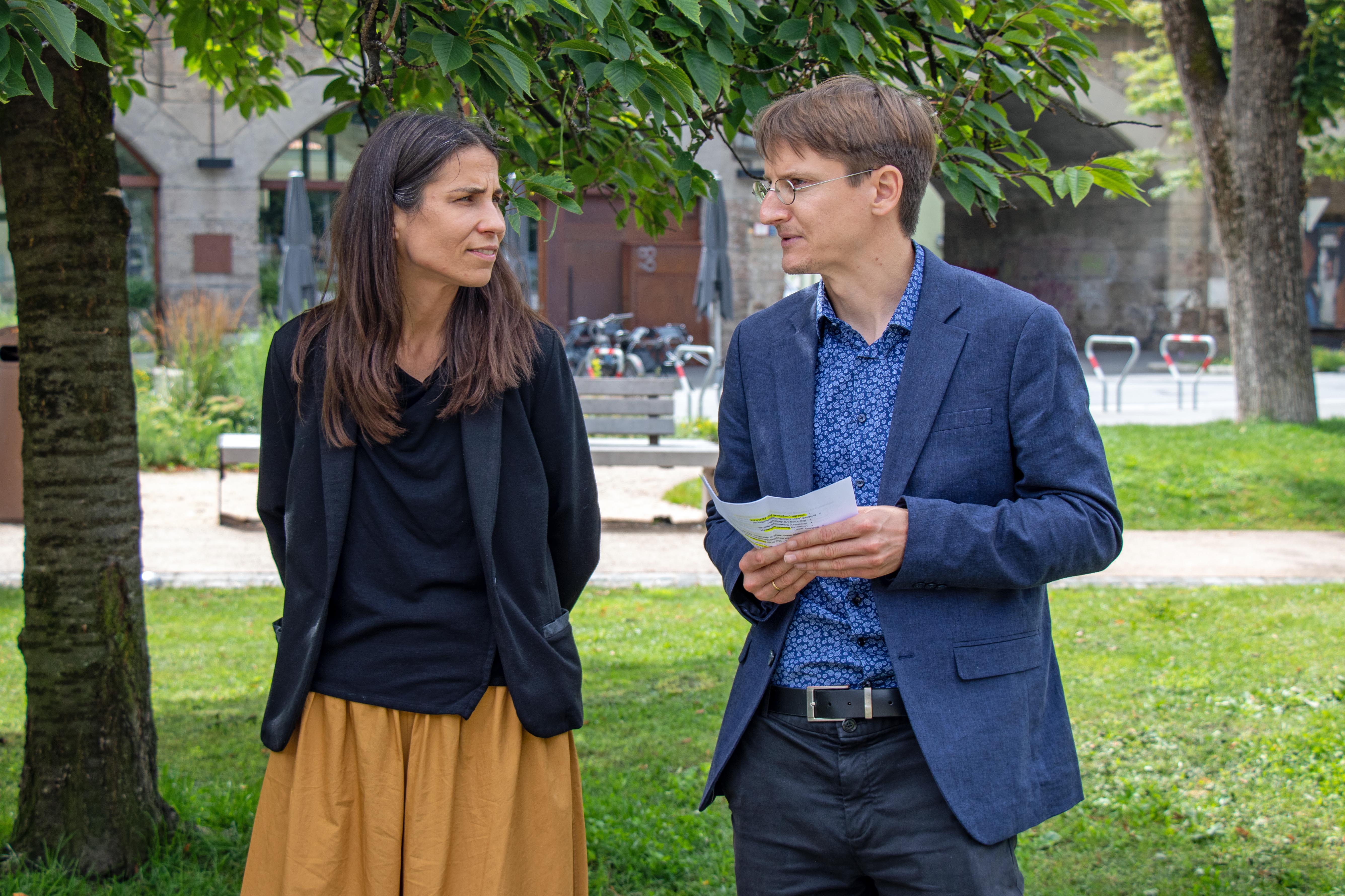 Amtsvorstand Michal Deflorian (r.): "Vorgewarnt und gut vorbereitet zu sein, kann Leben retten"