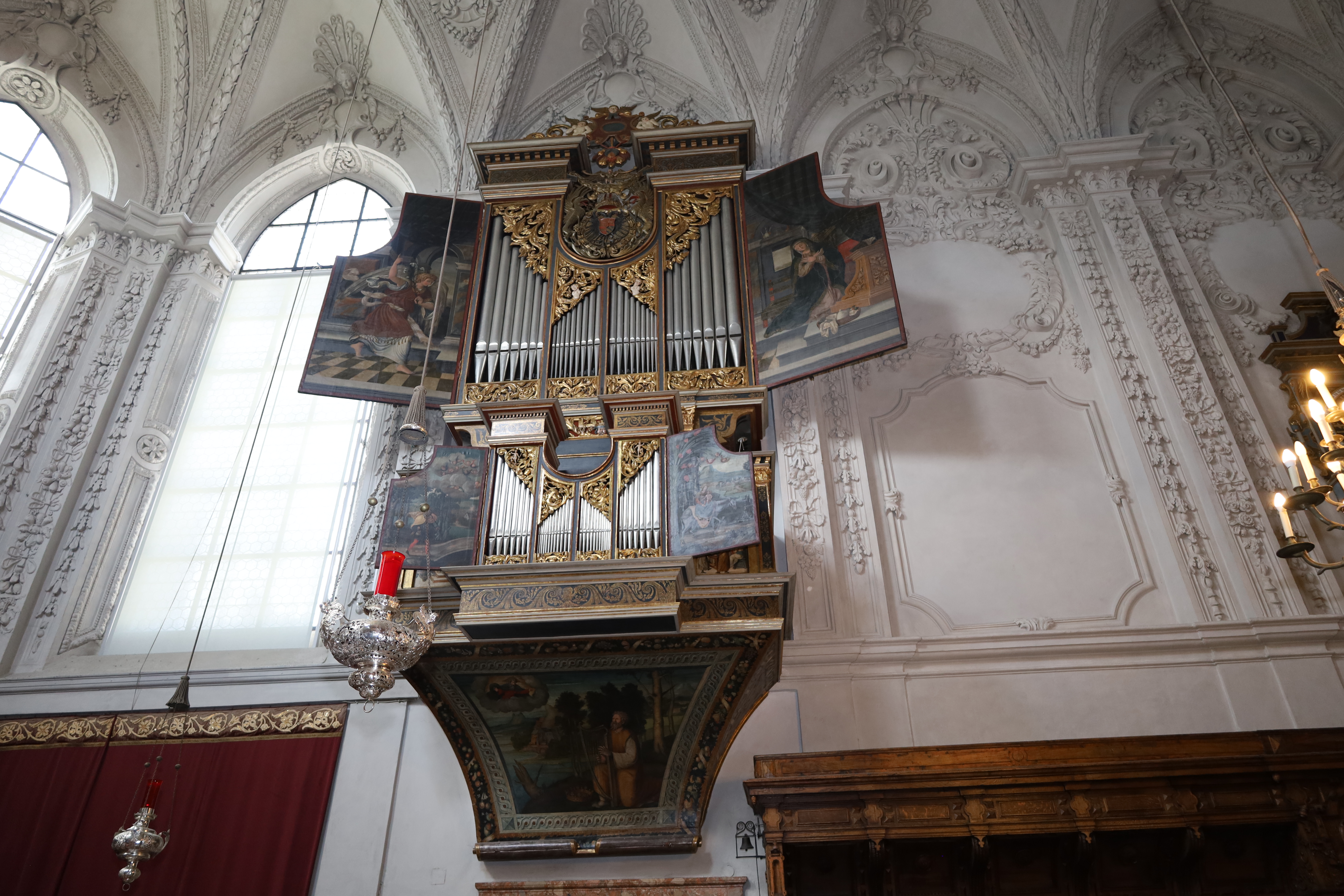 Die Ebertorgel in der Innsbrucker Hofkirche ist die älteste Orgel Österreichs aus dem Jahr 1558. Sie erklingt beim Paul-Hofhaimer-Wettbewerb im August 2025, aber auch bei Führungen und Konzerten unterm Jahr.