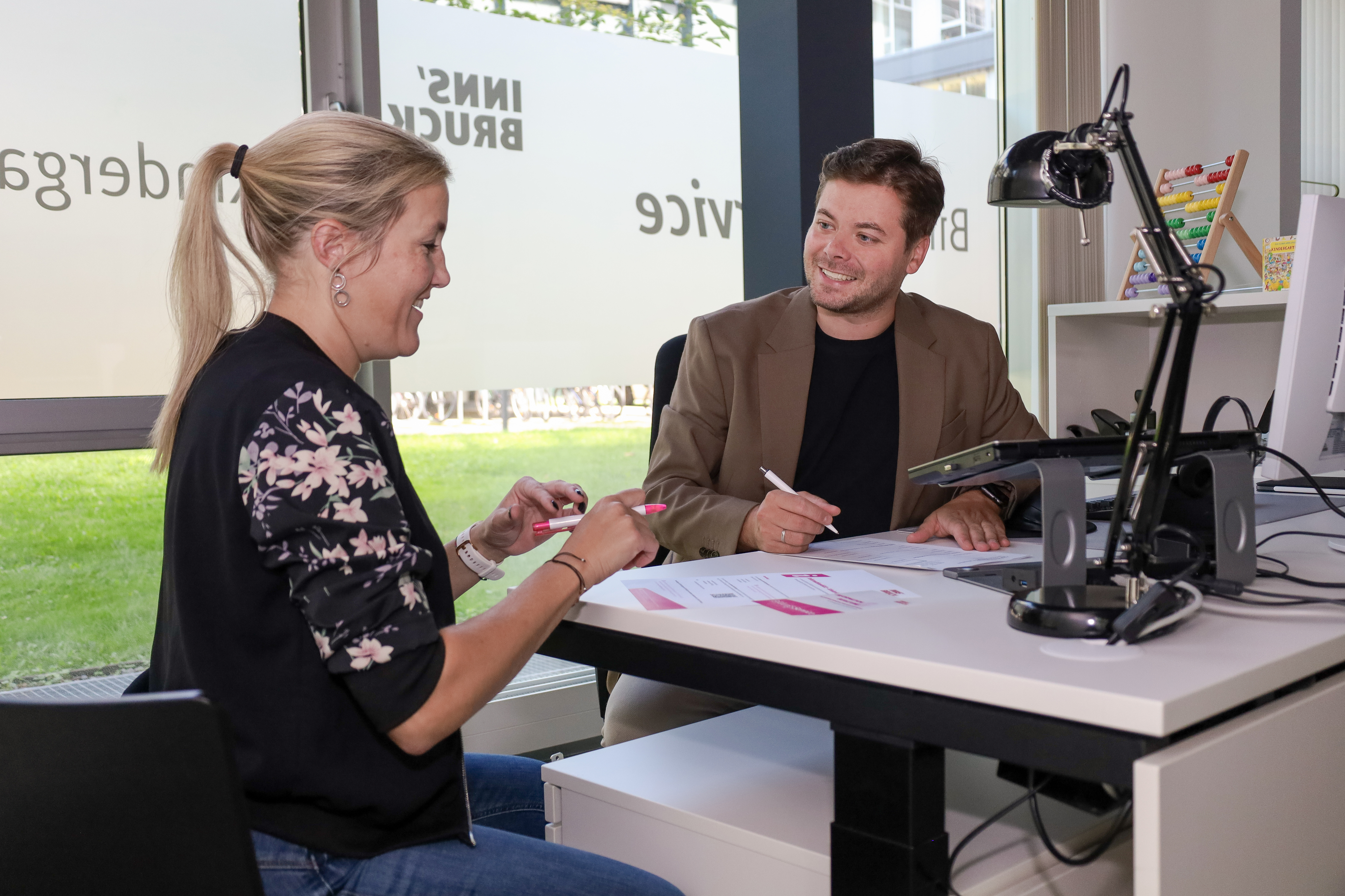 Die Bildungsservicestelle unterstützt Sie gerne bei Anliegen rund um die Schulbildung Ihrer Kinder.